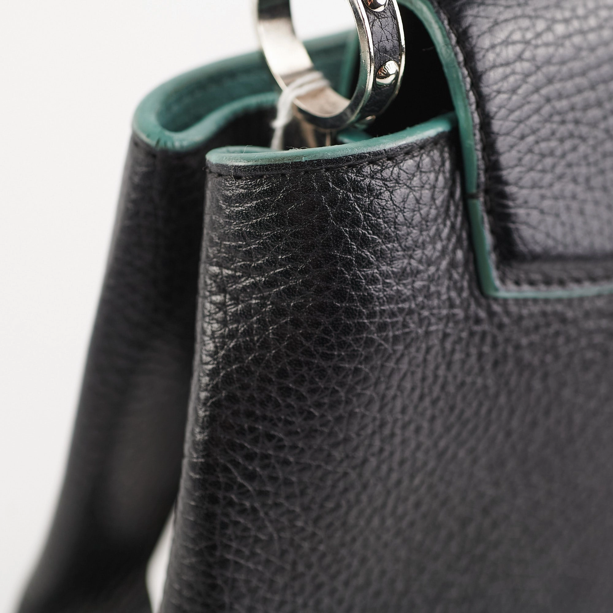 19/7- Louis Vuitton Capucines BB Taurillon Black