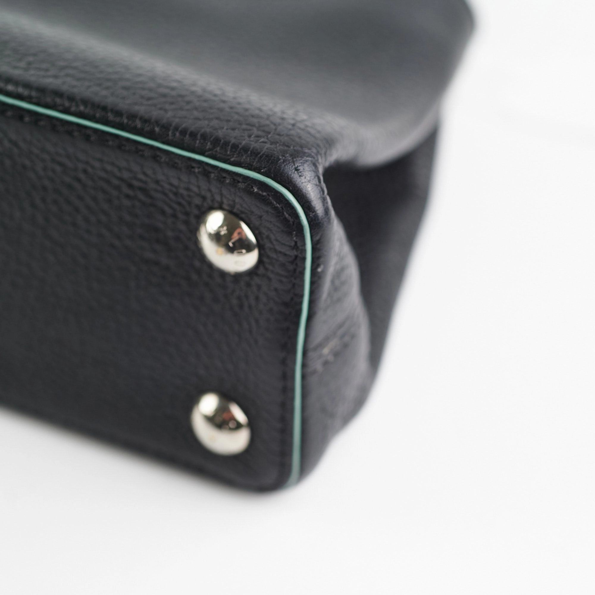 19/7- Louis Vuitton Capucines BB Taurillon Black