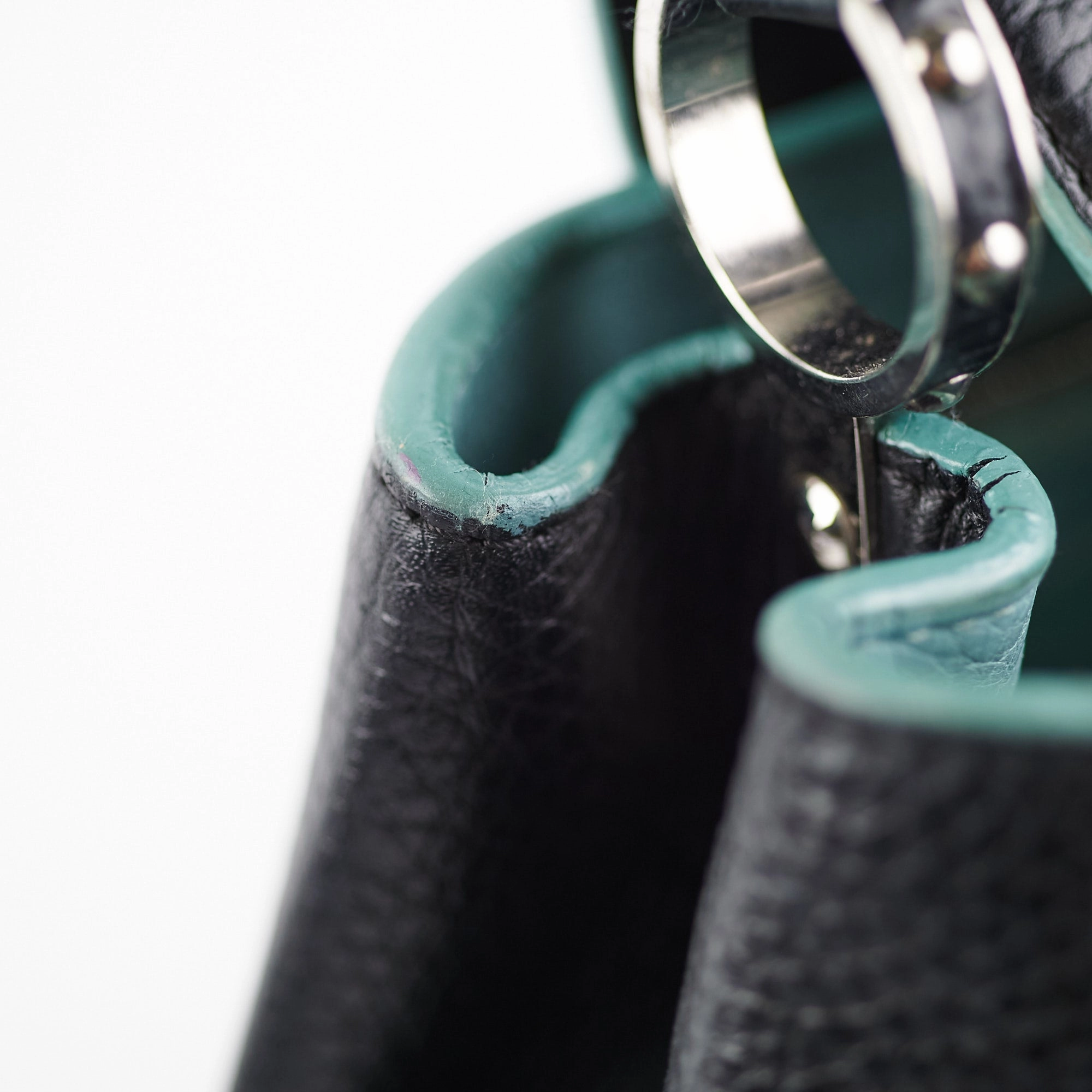 19/7- Louis Vuitton Capucines BB Taurillon Black
