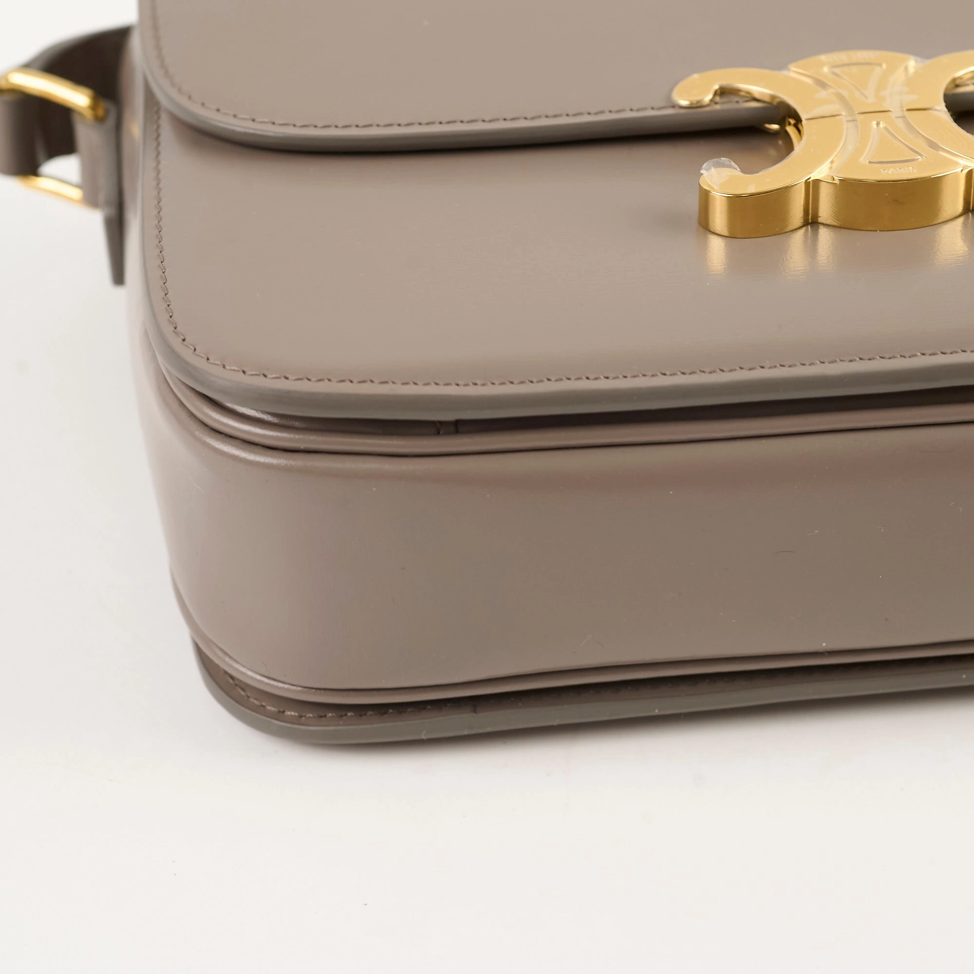 Celine Classique Medium Triomphe Bag Pebble