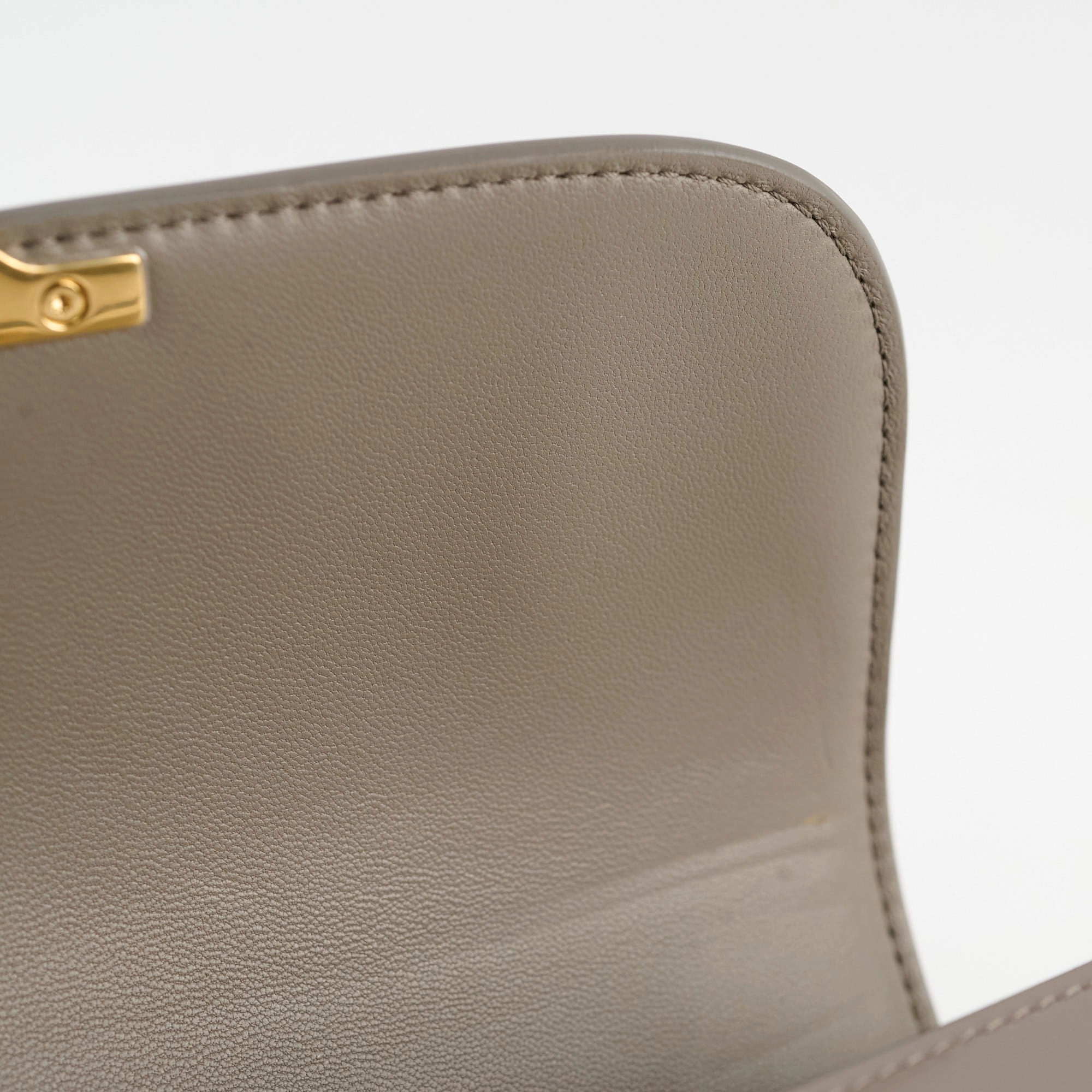 Celine Classique Medium Triomphe Bag Pebble