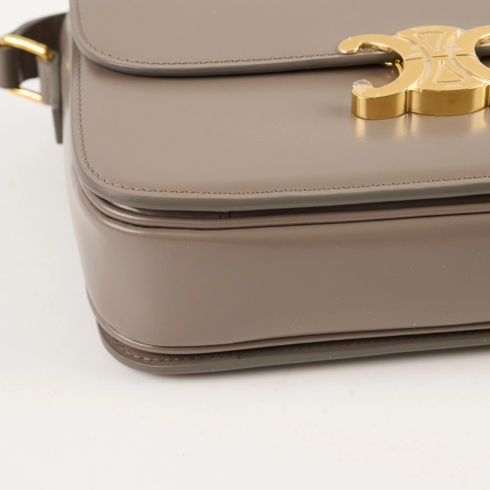 Celine Classique Medium Triomphe Bag Pebble