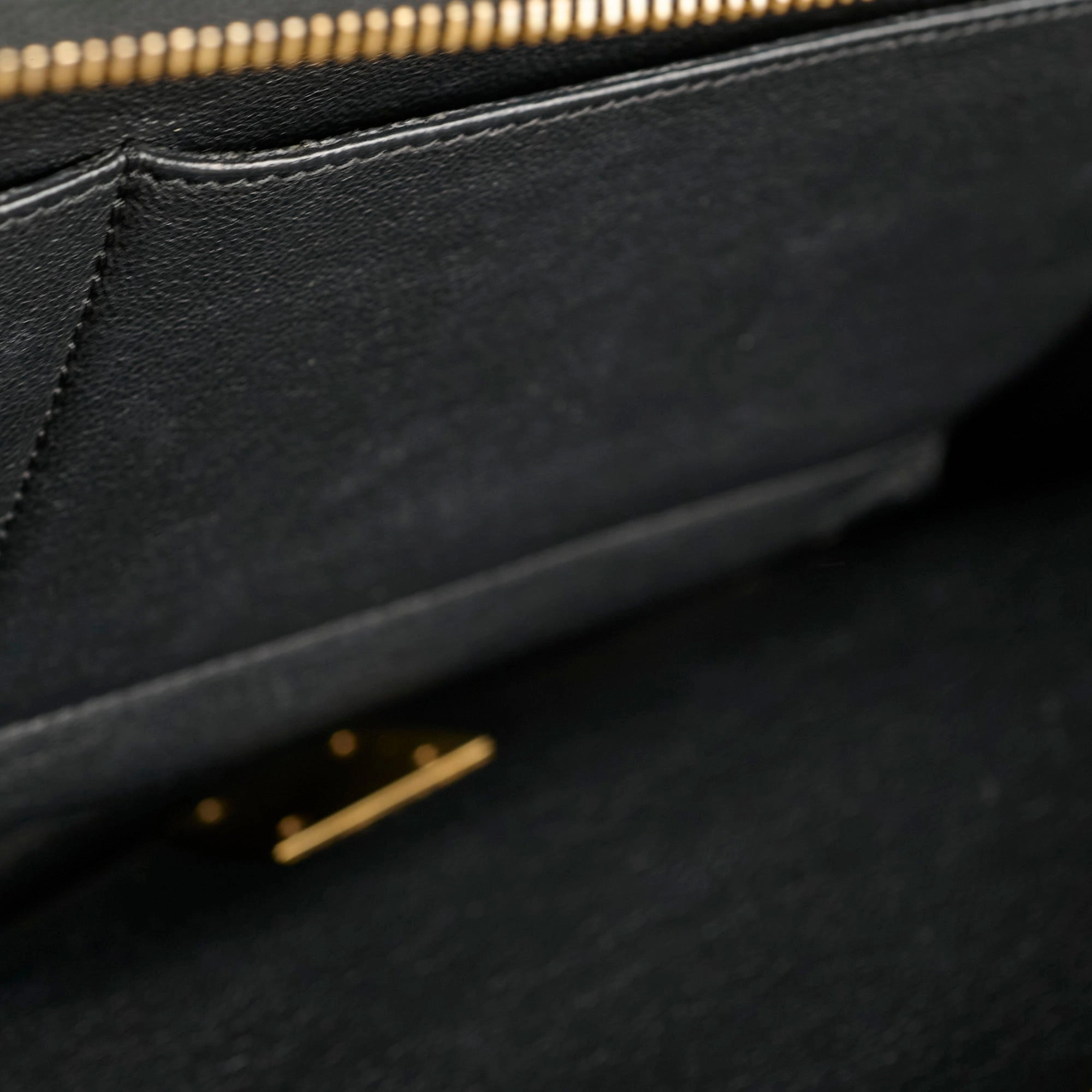 Celine Meium Trapeze All Black