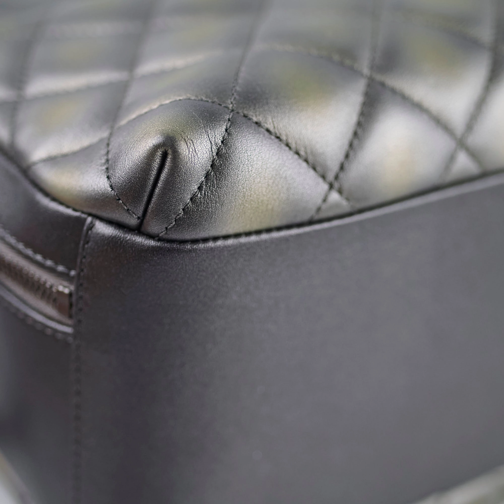 Chanel 15B Trendy CC Bowling Bag Silver/Gold Series 21