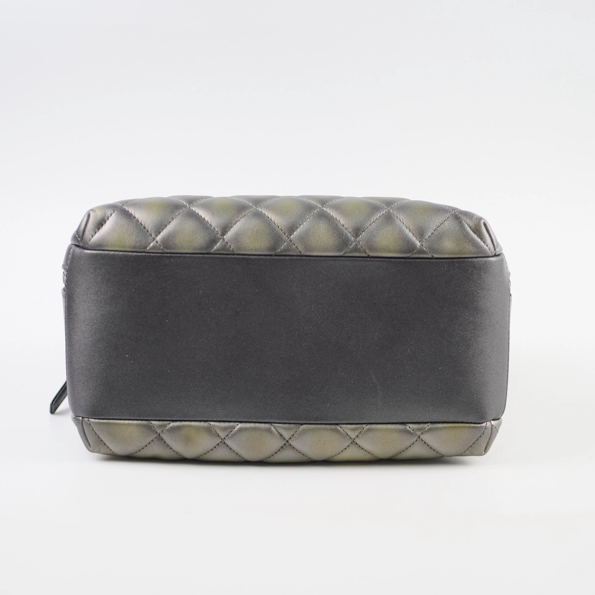 Chanel 15B Trendy CC Bowling Bag Silver/Gold Series 21