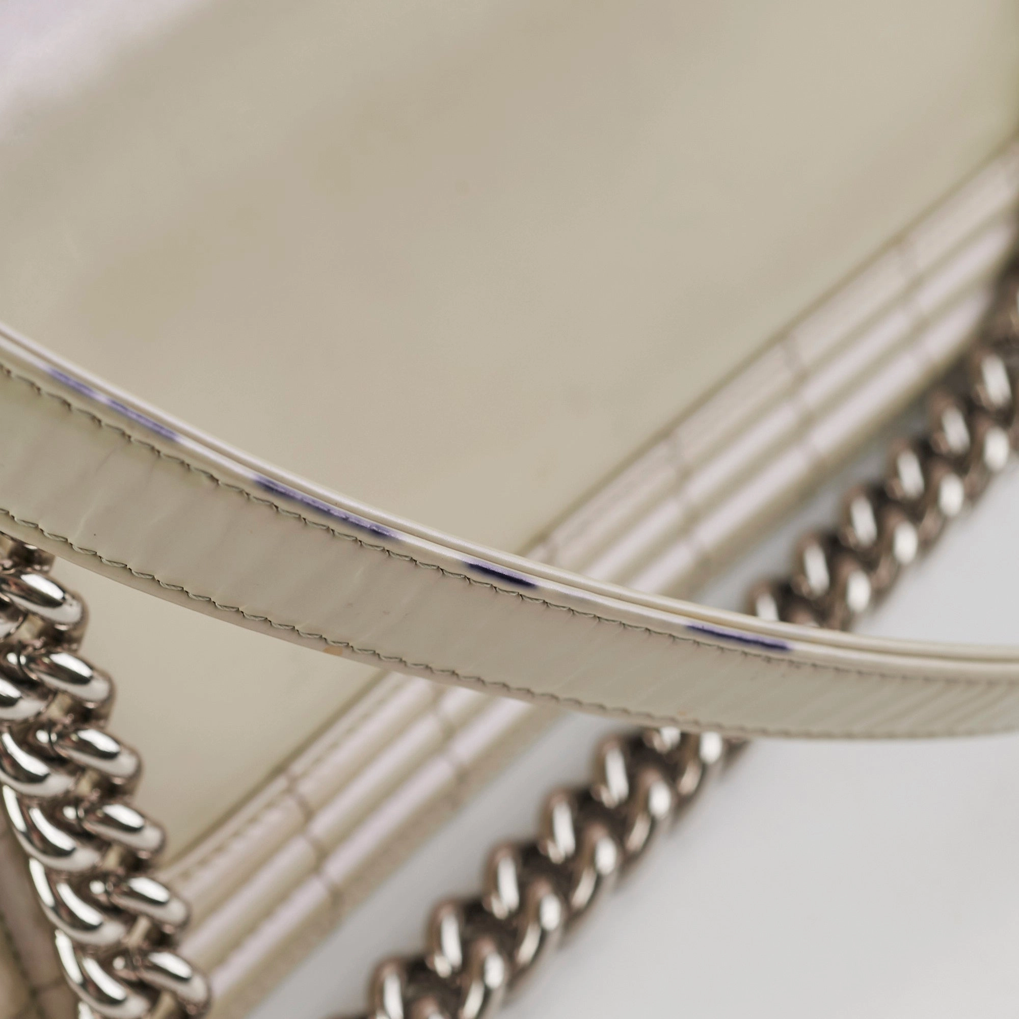 Chanel Boy Old Medium Iridiscent (Light grey)