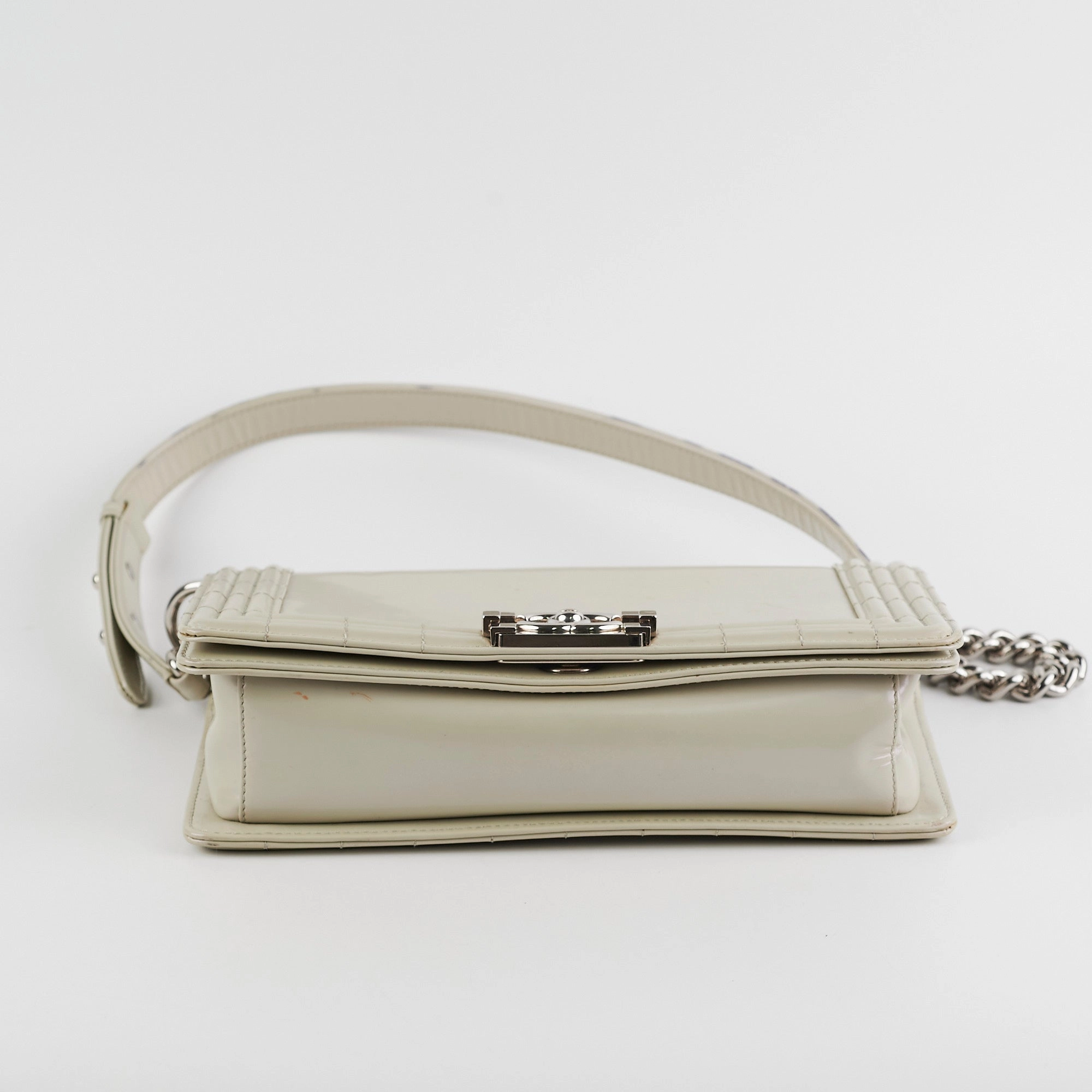 Chanel Boy Old Medium Iridiscent (Light grey)