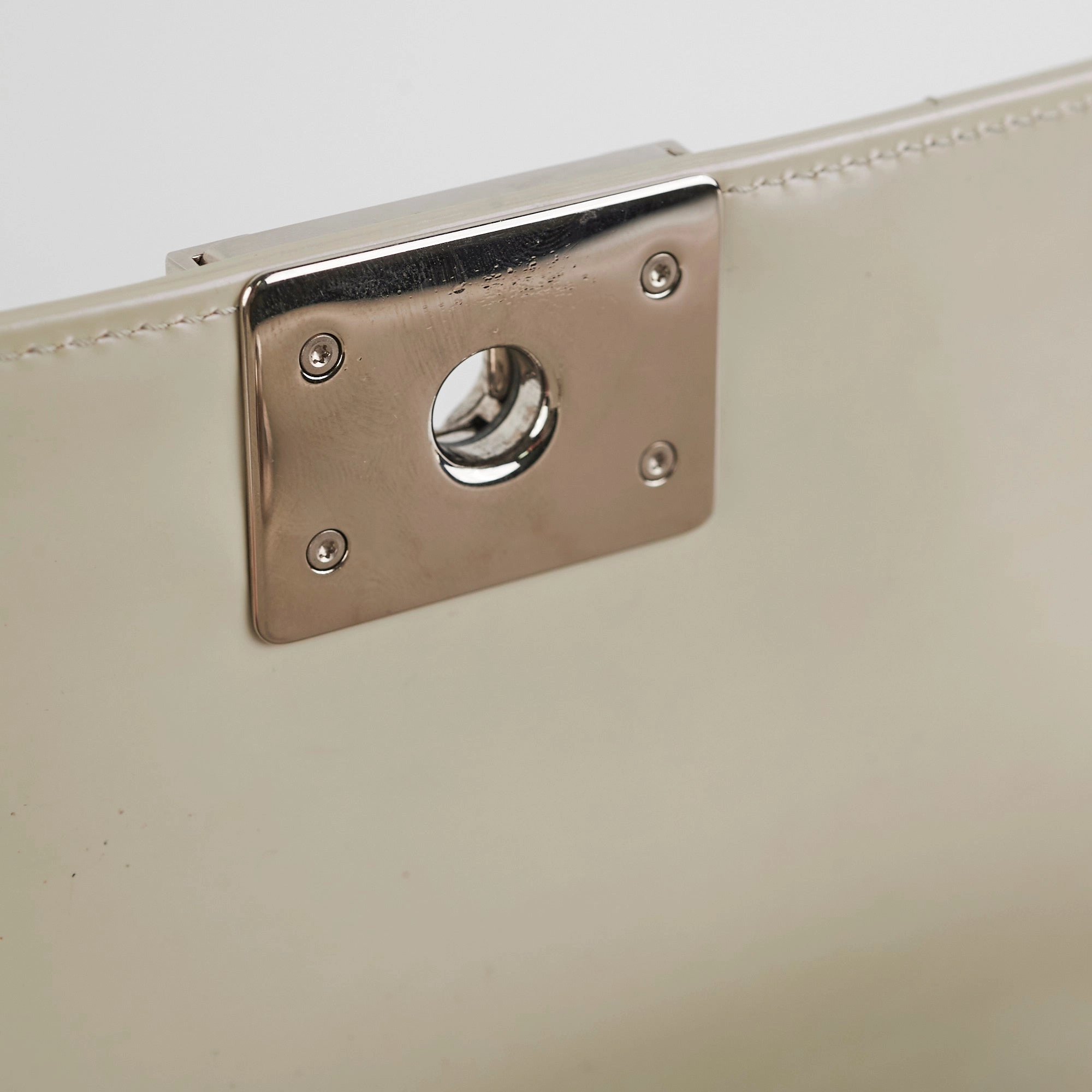 Chanel Boy Old Medium Iridiscent (Light grey)