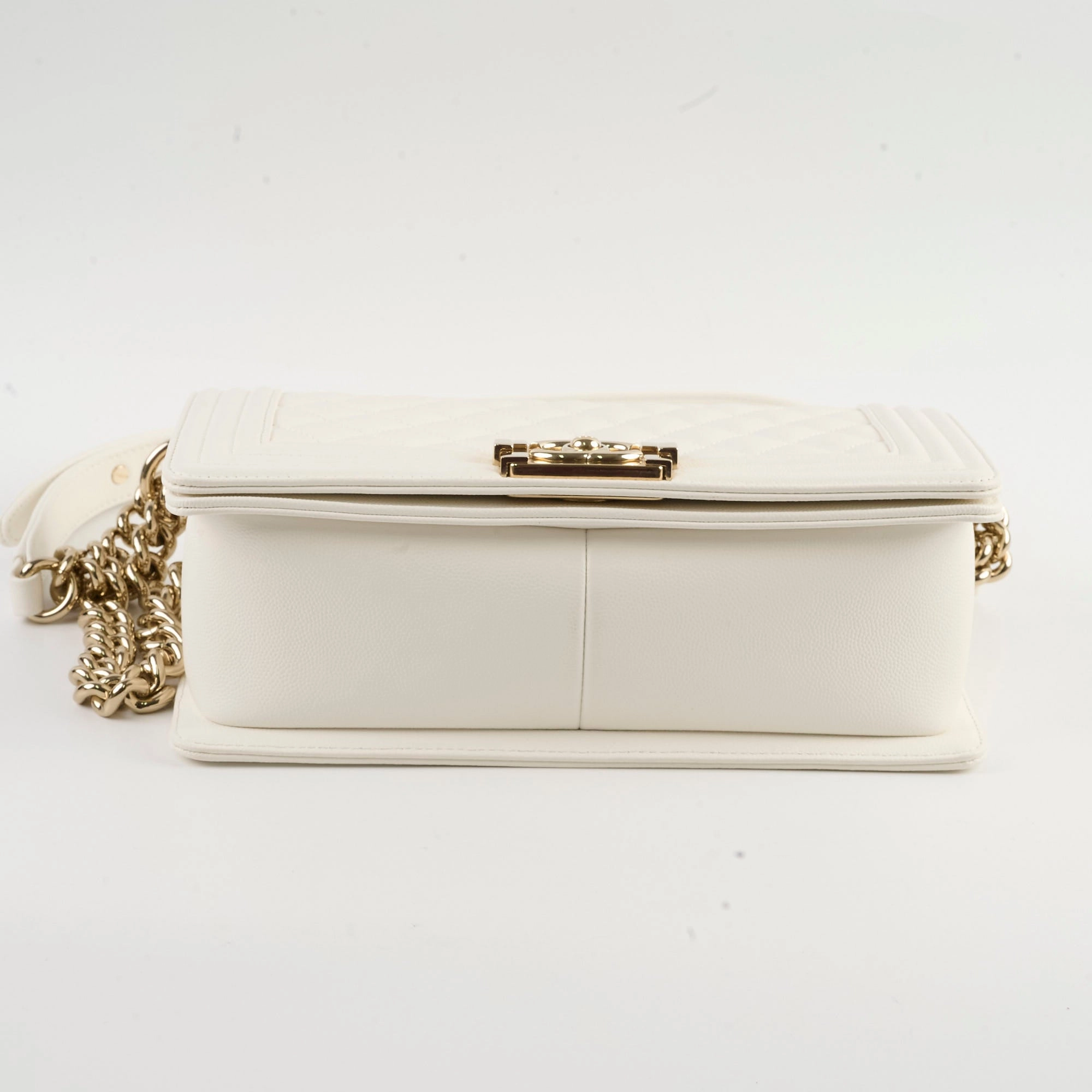 Chanel Boy Old Medium White Caviar (microchip)