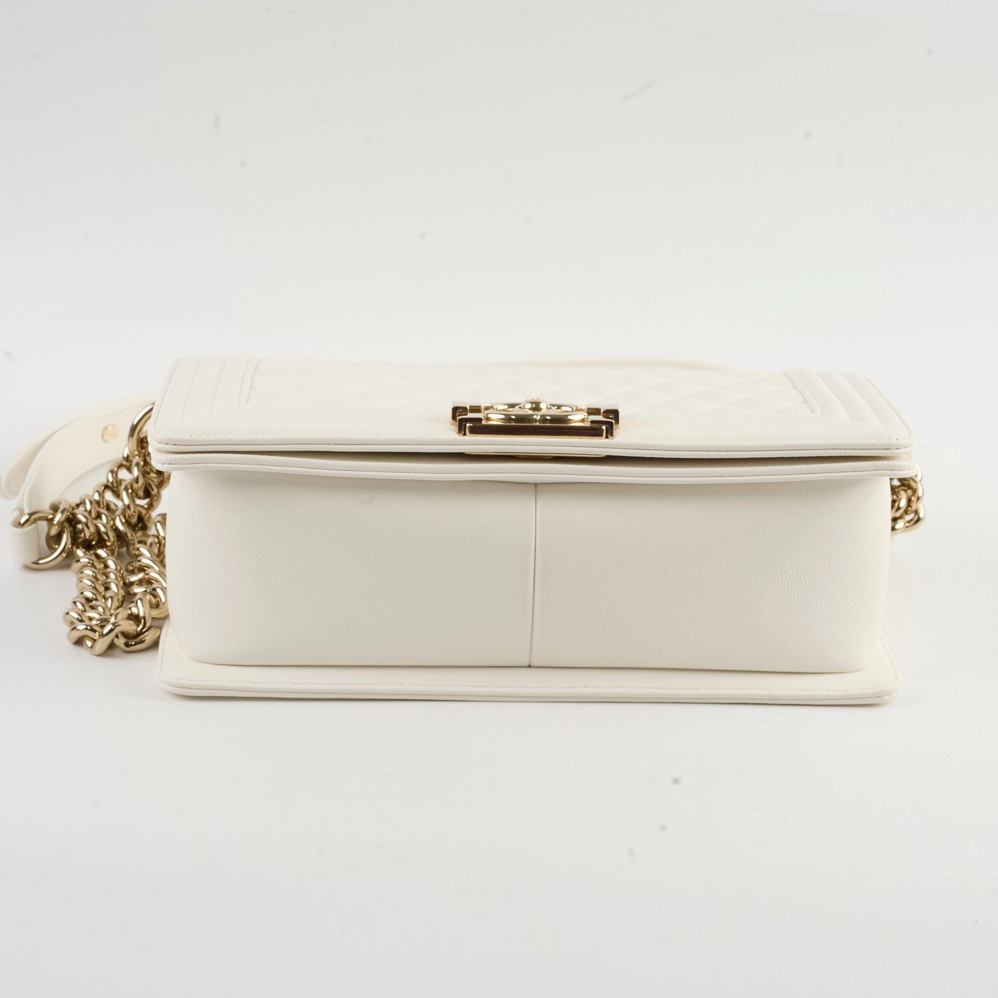Chanel Boy Old Medium White Caviar (microchip)