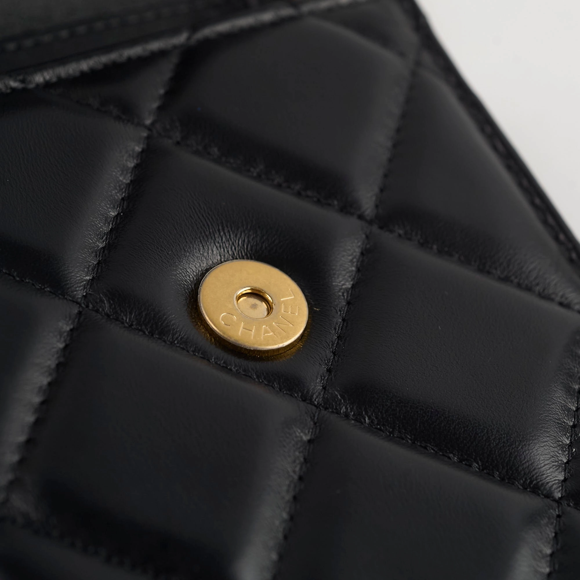 Chanel CC Flap Phone Holder Crossbody Bag Black 32 Series
