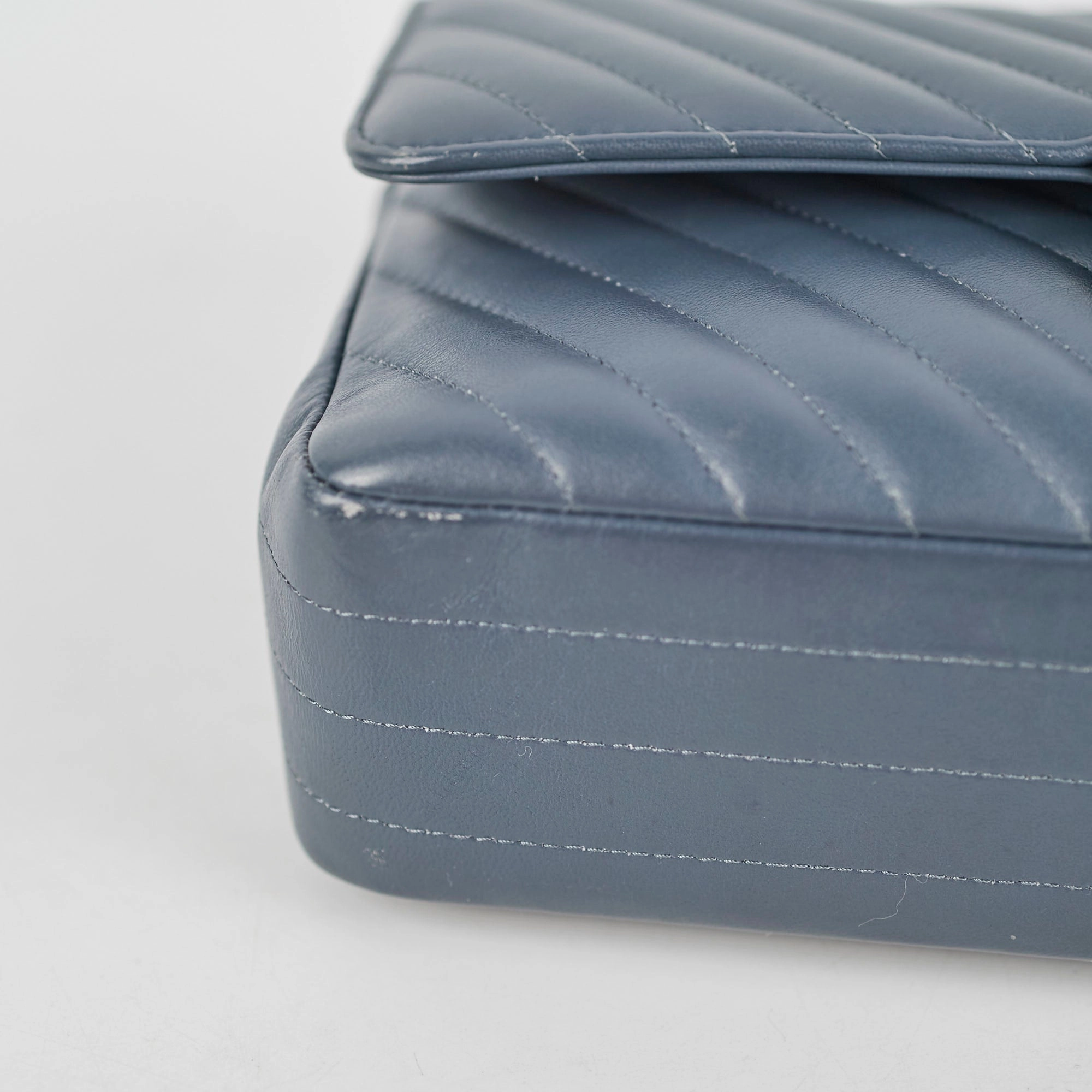 Chanel Chevron M/L Lambskin Classic Flap Dark Grey/Blue