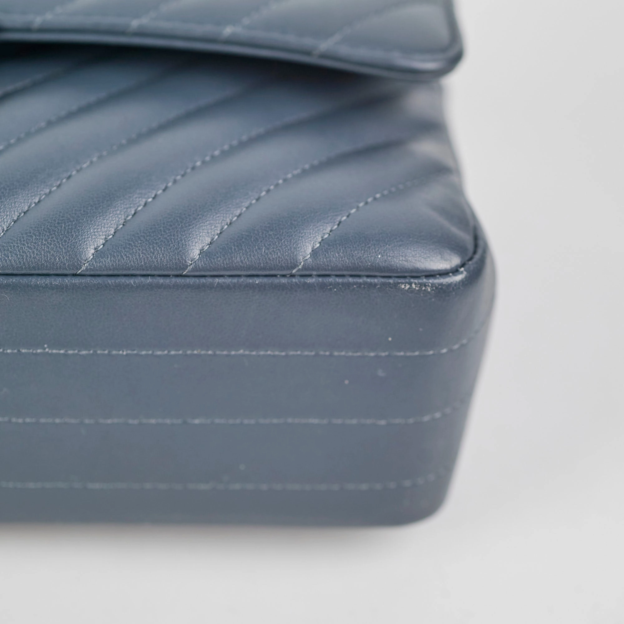 Chanel Chevron M/L Lambskin Classic Flap Dark Grey/Blue