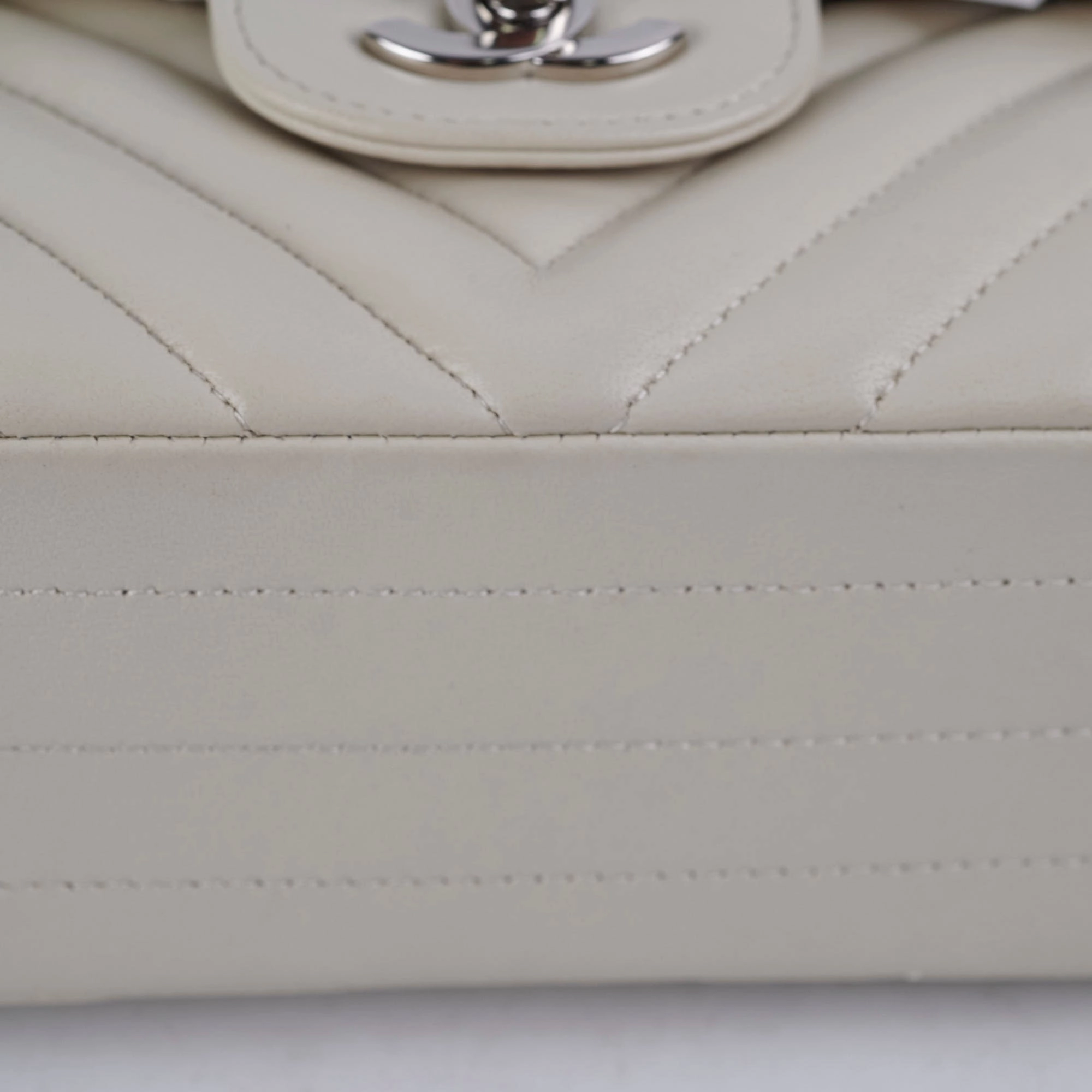 Chanel Classic Flap Small Lambskin Chevron Cream - Series 31