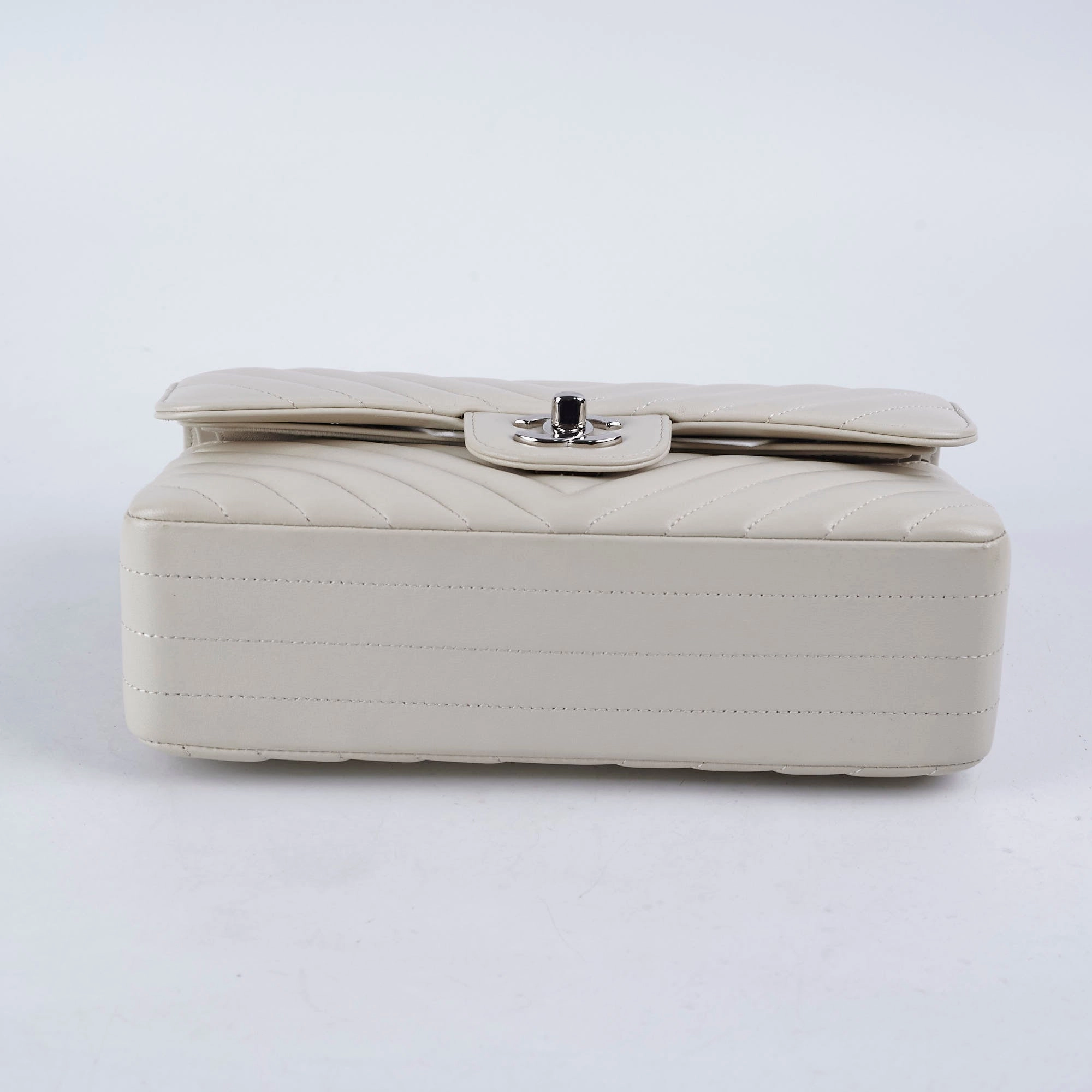 Chanel Classic Flap Small Lambskin Chevron Cream - Series 31