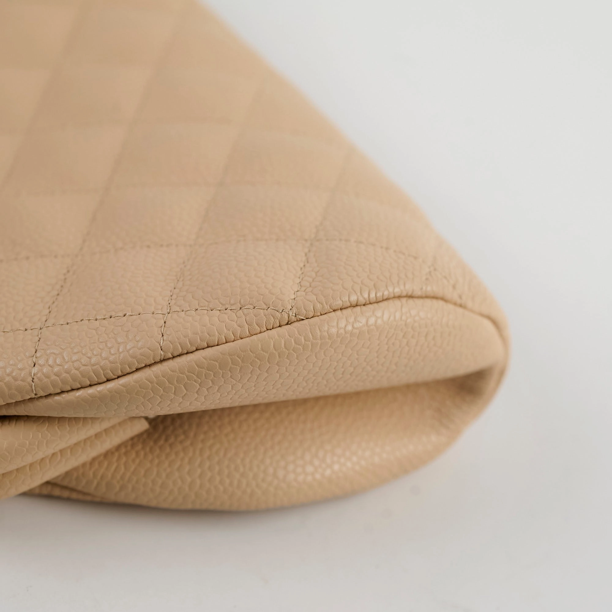 Chanel Clutch Caviar Ivory - Series 12