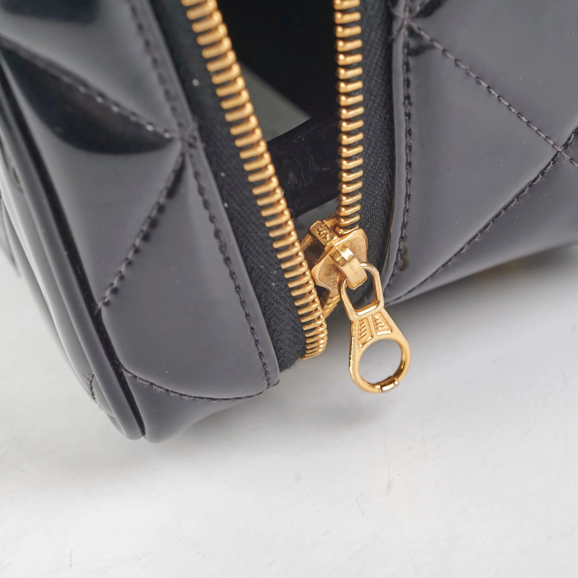 Chanel Cube Vintage Vanity Black
