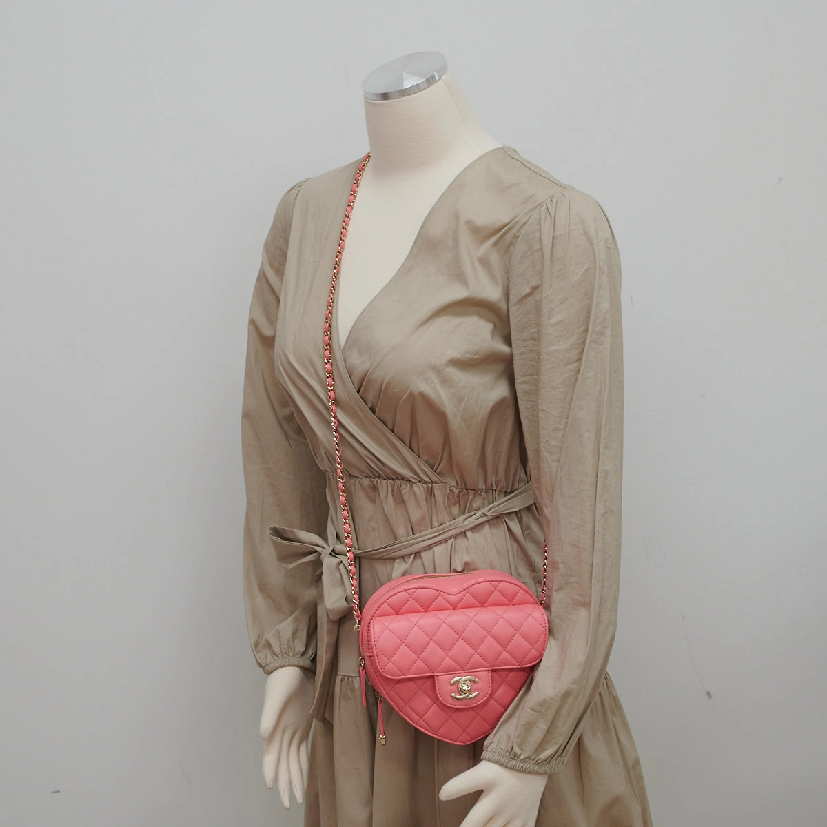 Chanel Heart Bag Large Lambskin Pink (Microchipped)