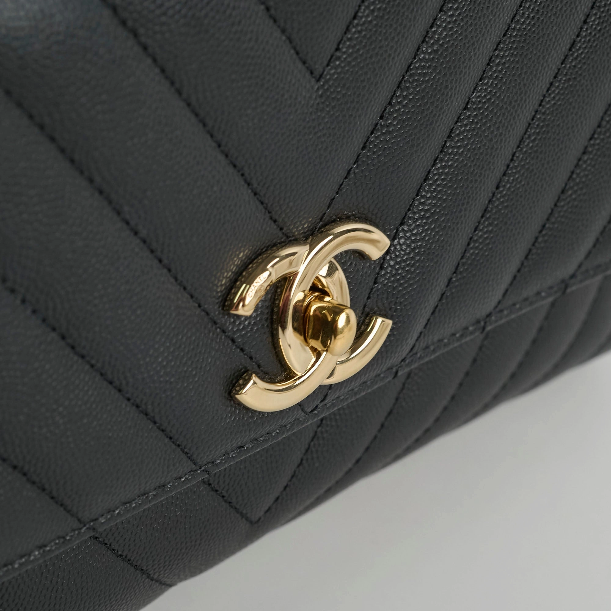 Chanel Medium Coco Handle (Lizard Top Handle) Black Chevron