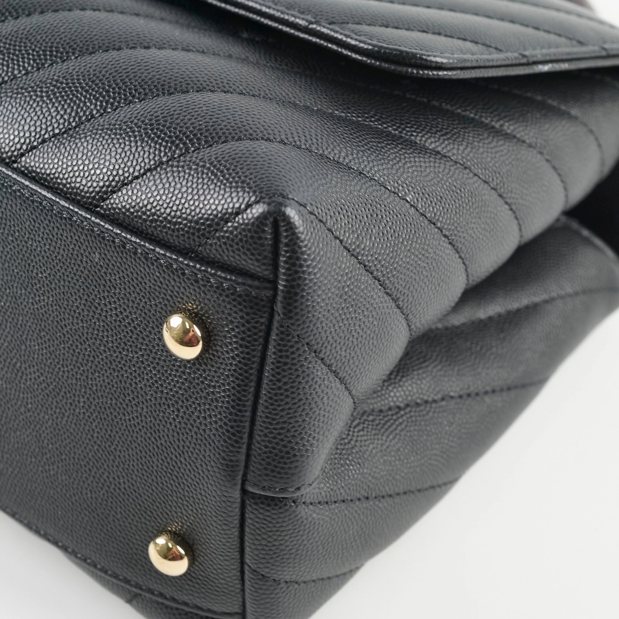 Chanel Medium Coco Handle (Lizard Top Handle) Black Chevron