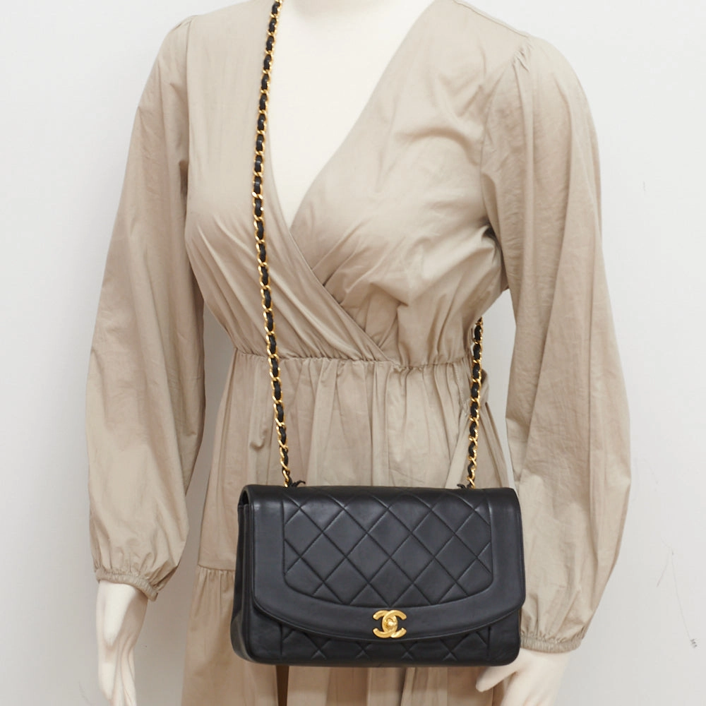 Chanel Medium Diana Black