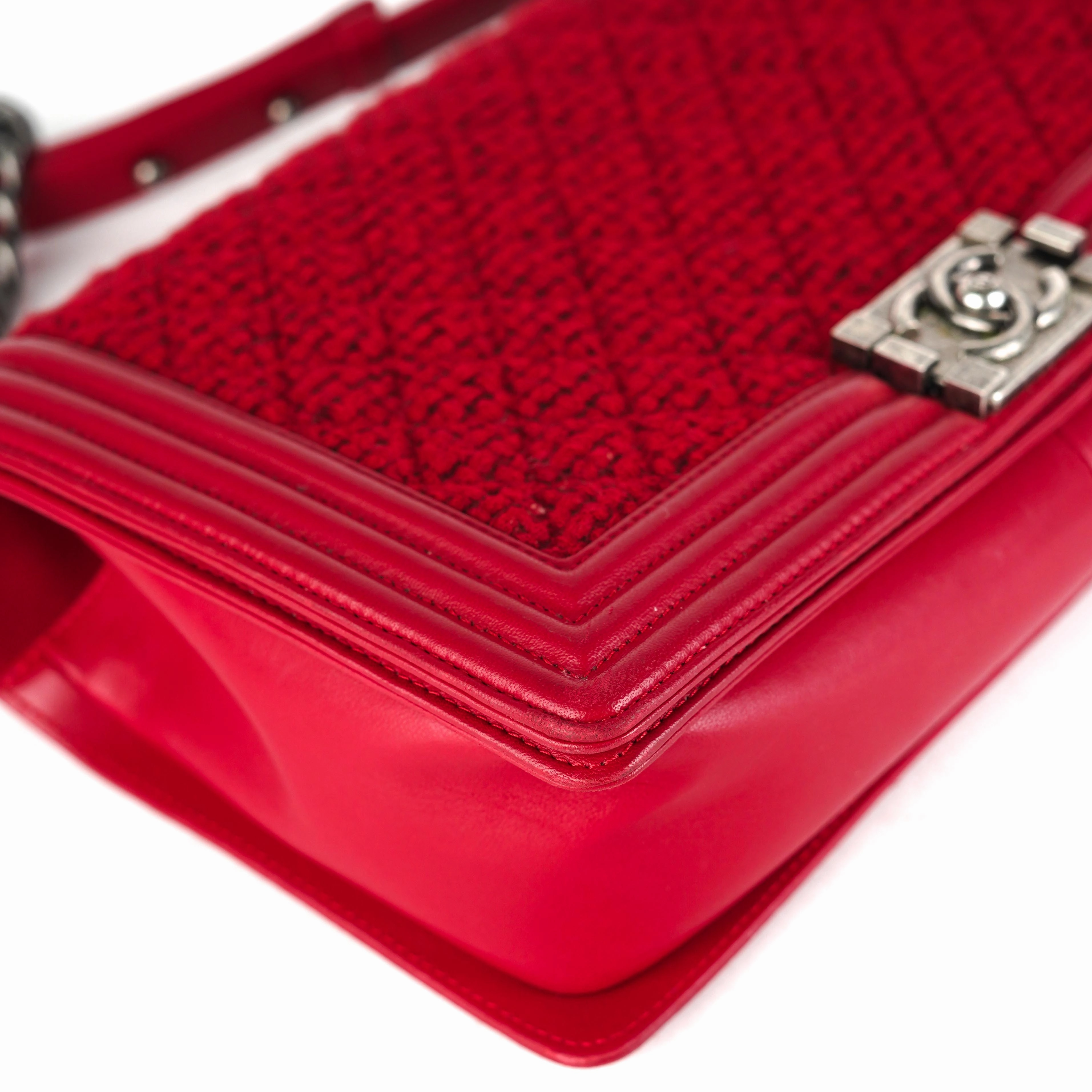 Chanel New Medium Boy Tweed Red