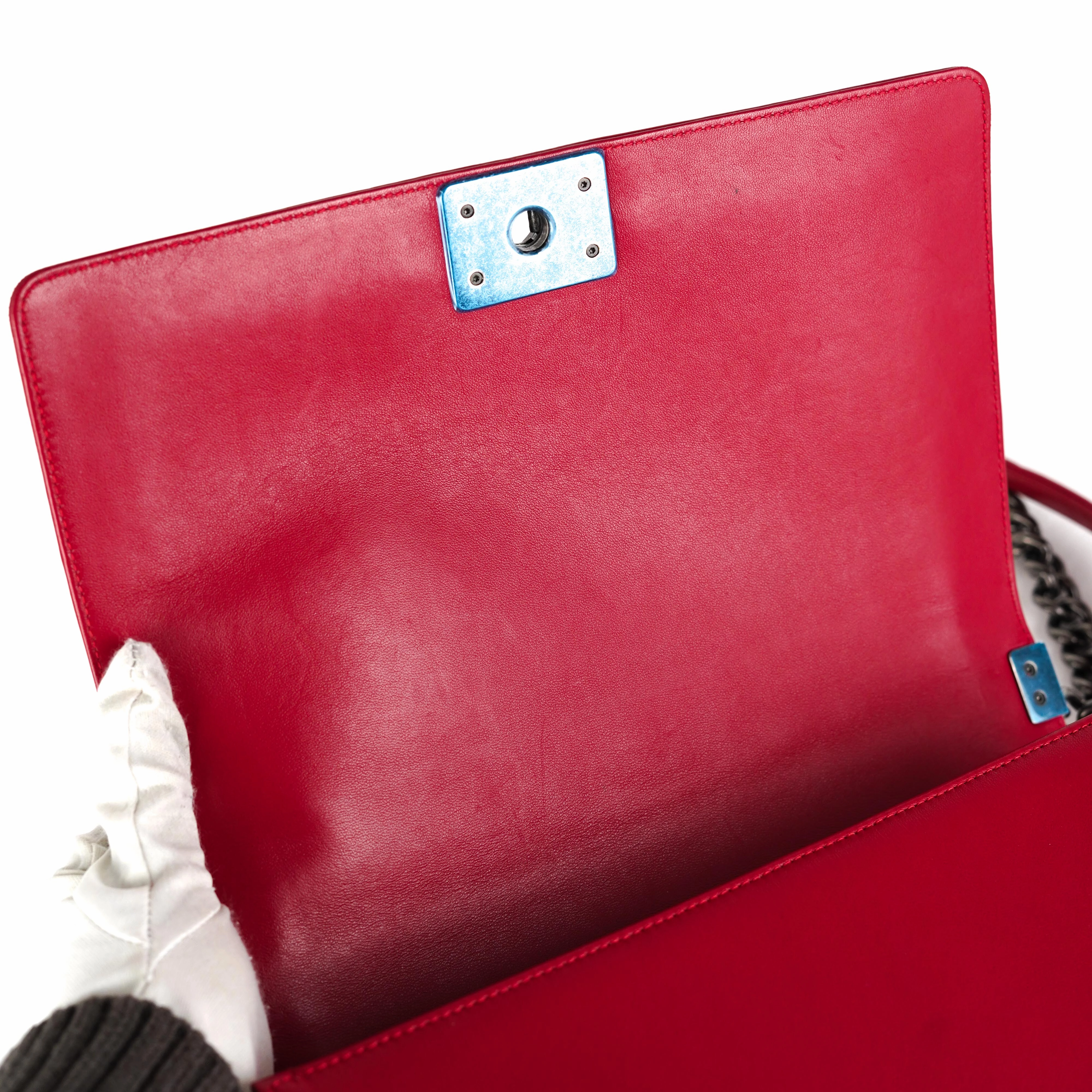 Chanel New Medium Boy Tweed Red