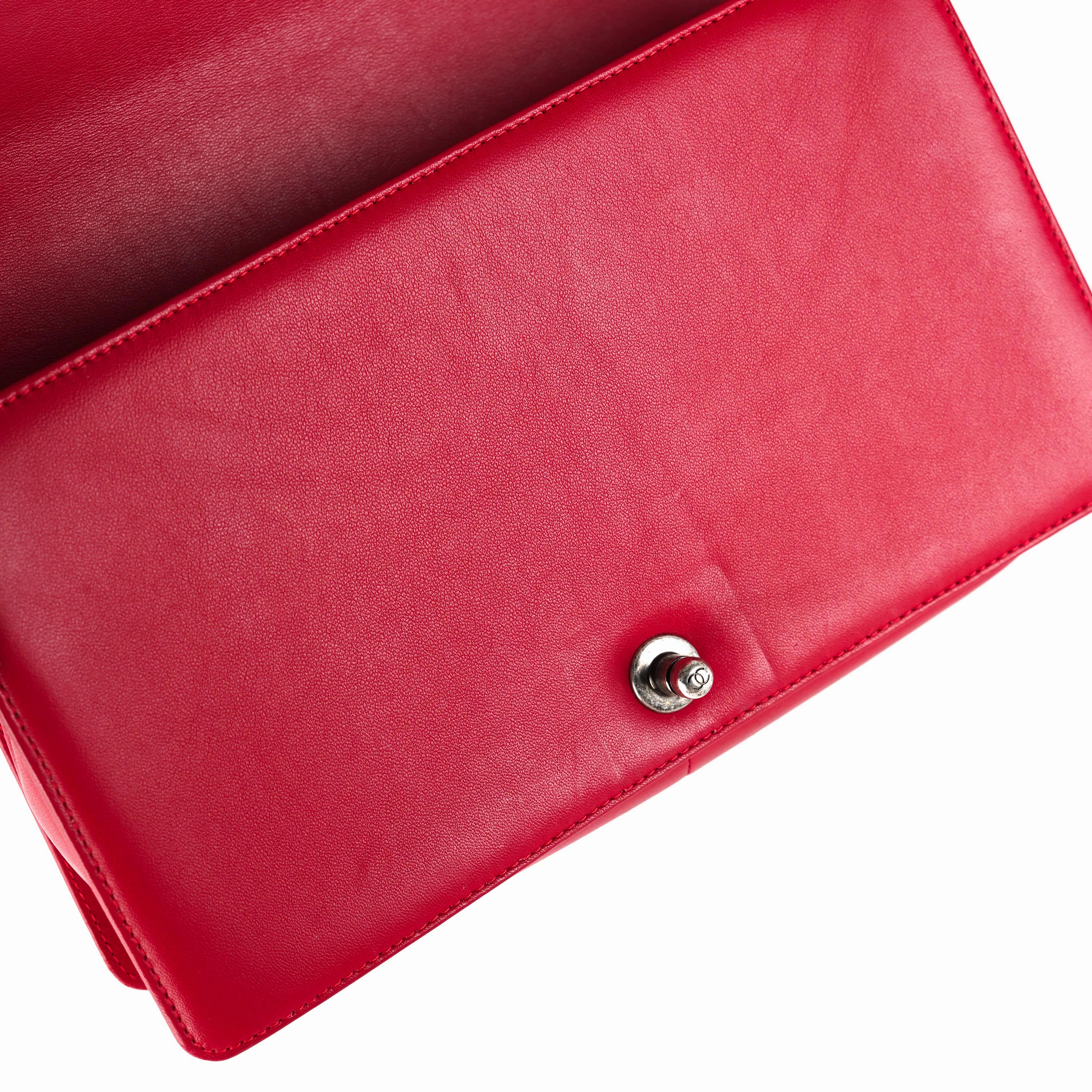Chanel New Medium Boy Tweed Red