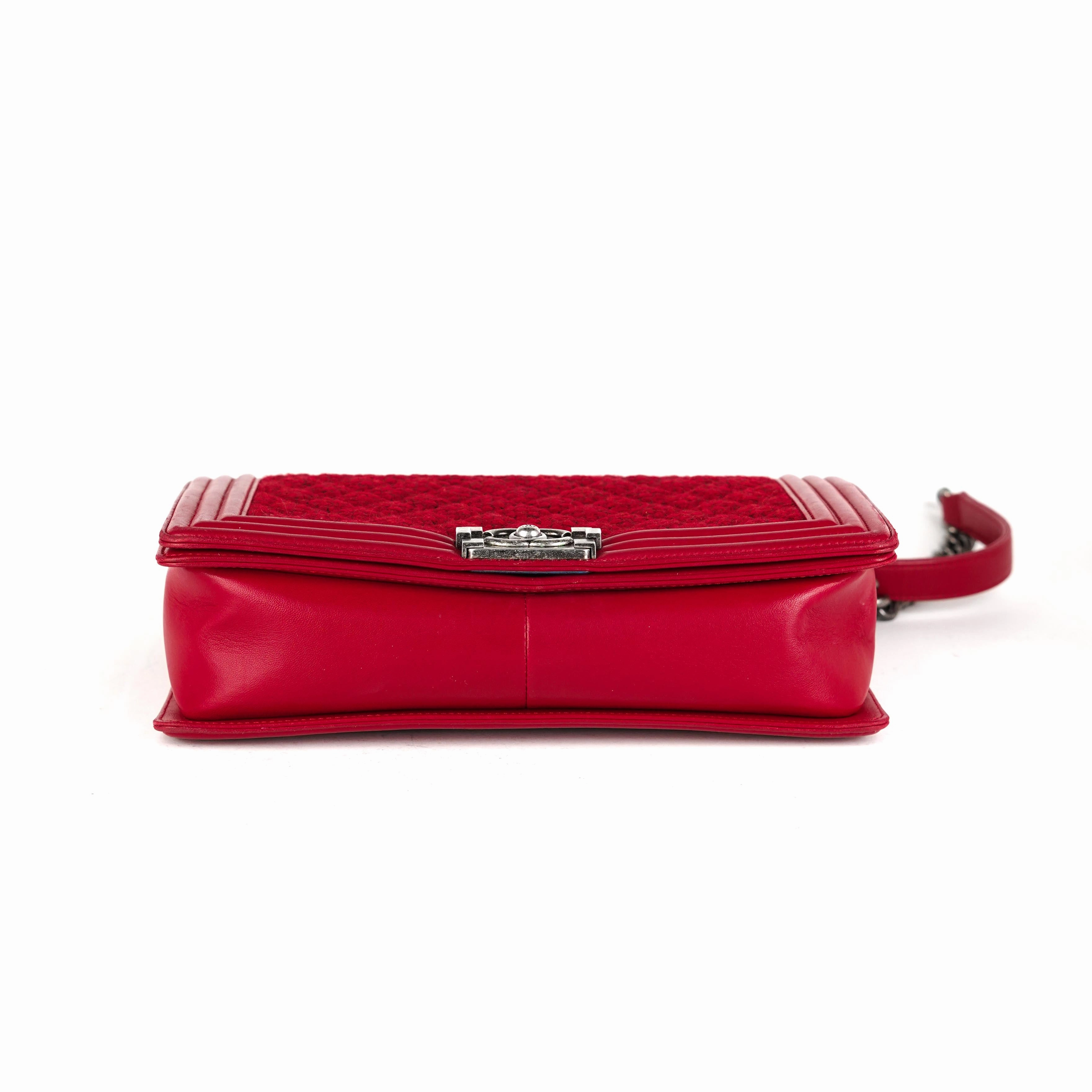 Chanel New Medium Boy Tweed Red