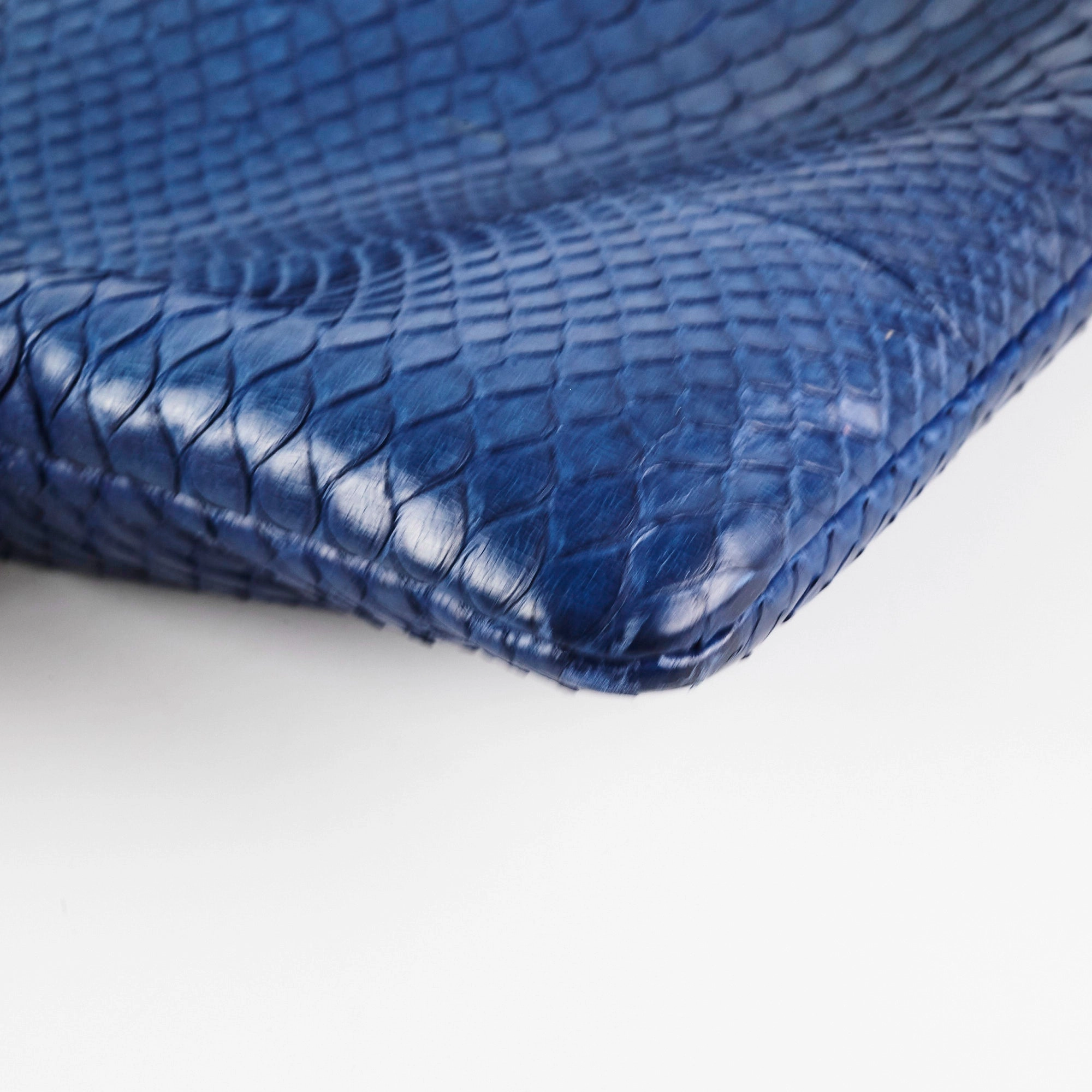 Chanel O case Medium Exotic Leather Blue