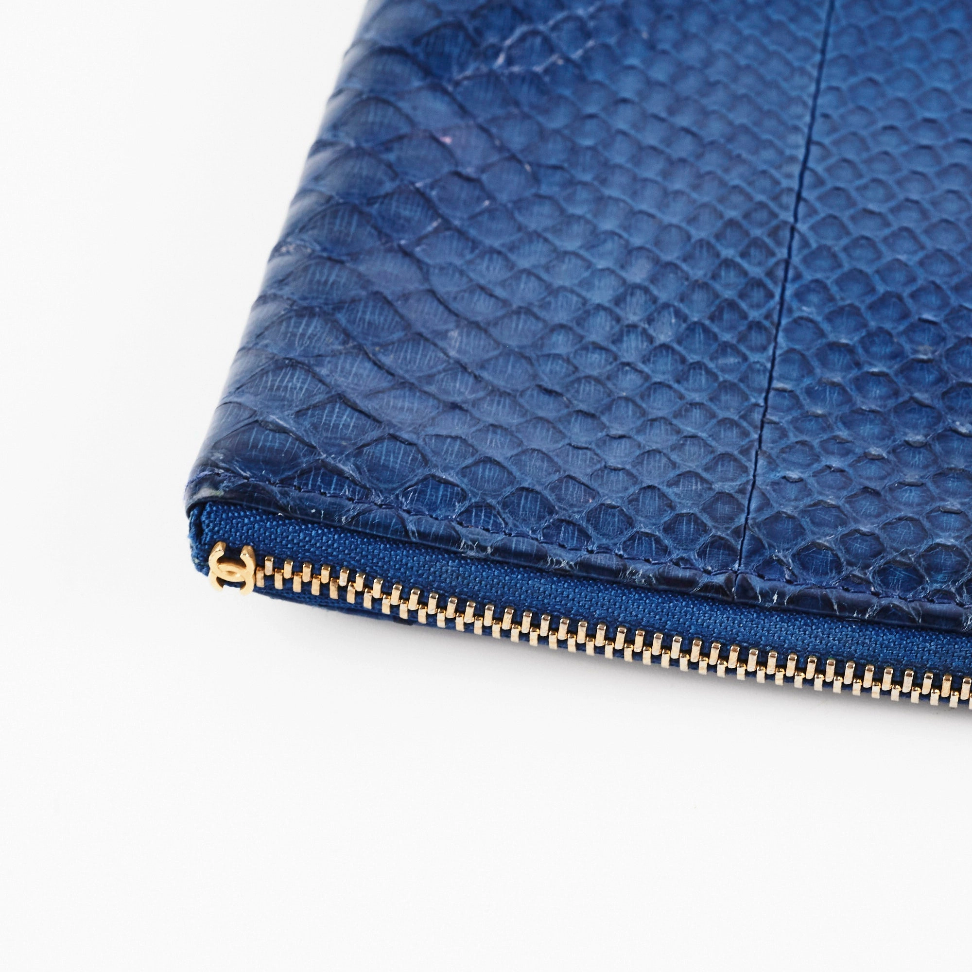 Chanel O case Medium Exotic Leather Blue