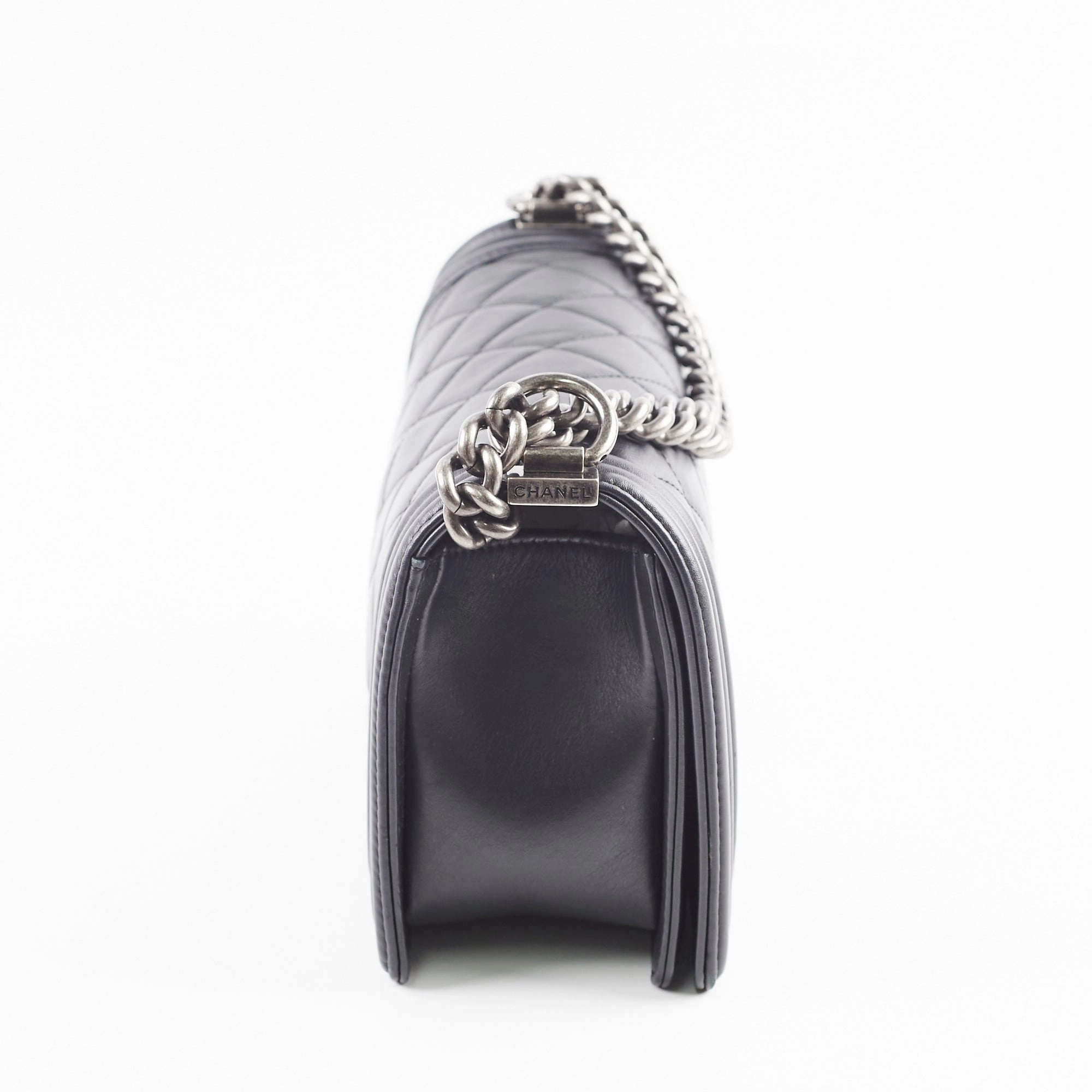 Chanel Old Medium Boy Black - Series 19