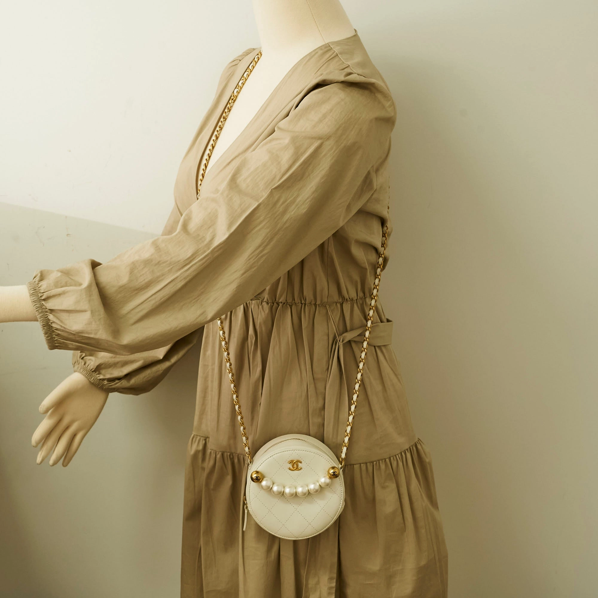 Chanel Pearl Round Bag White Series 29