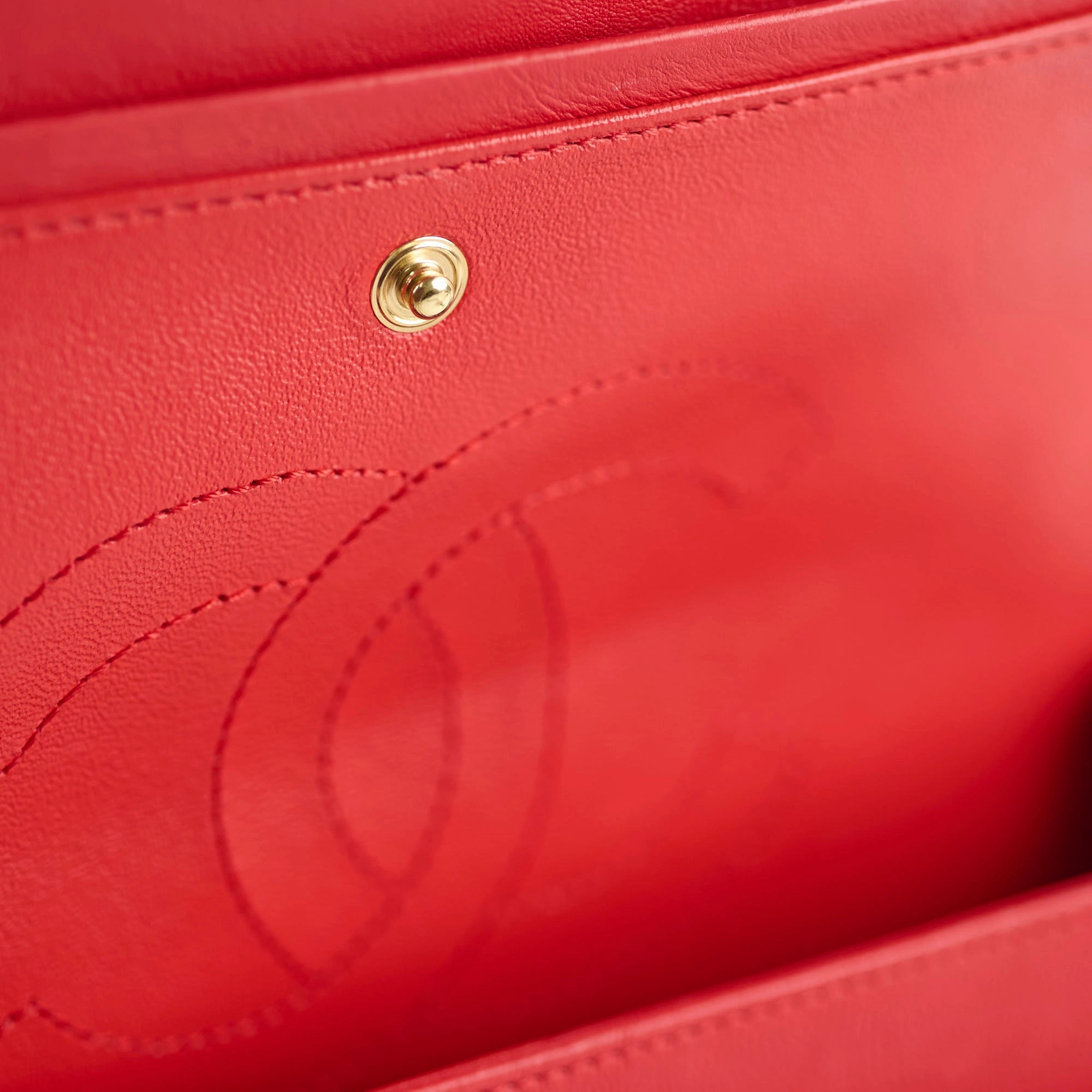 Chanel Reissue 226 Calfskin Red 27 series