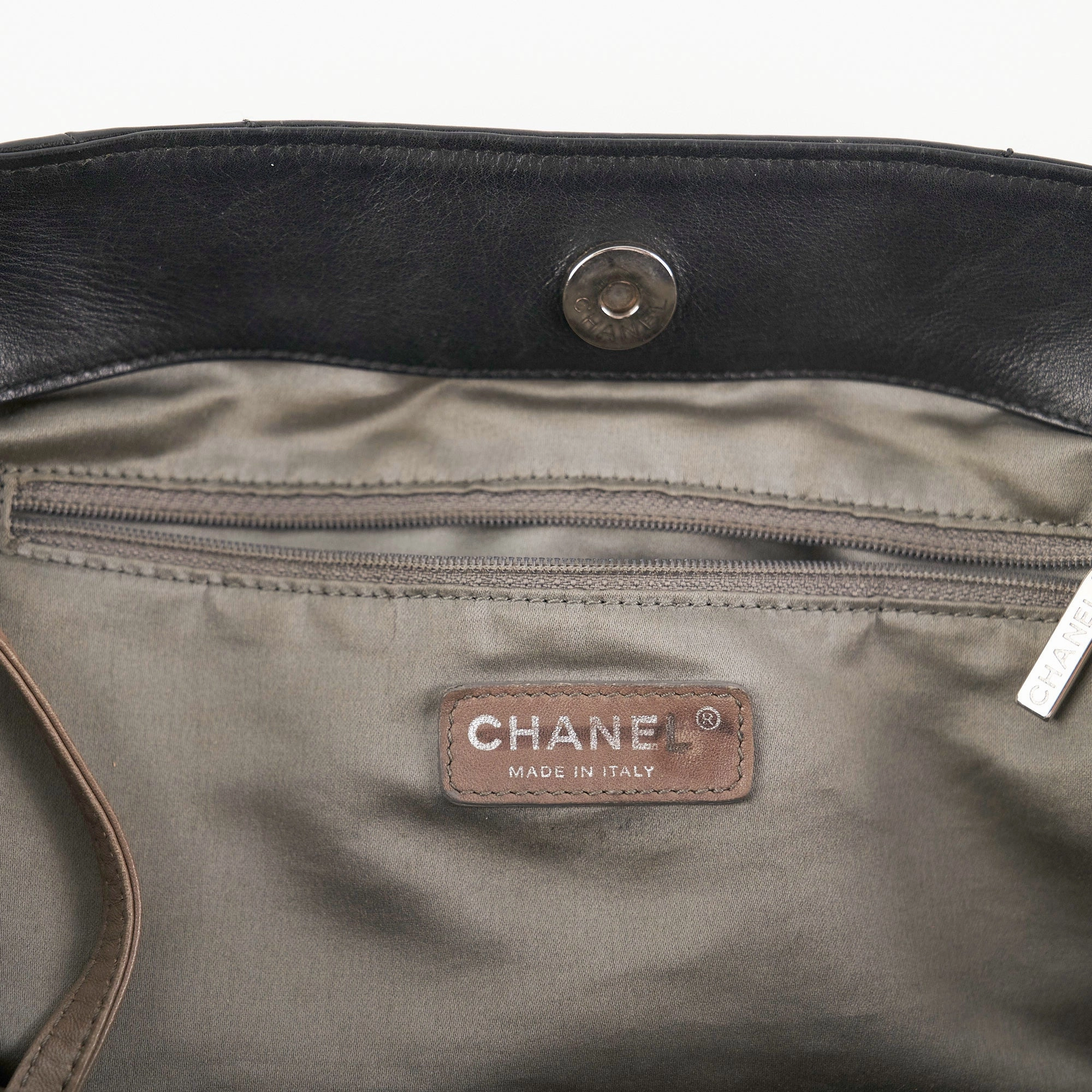 Chanel Resin Modern Chain Tote Black