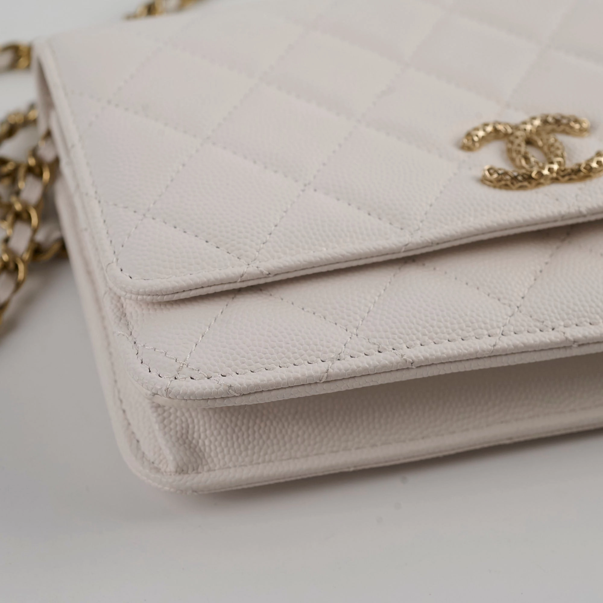 Chanel Seasaonal Caviar Wallet On Chain White Microchip
