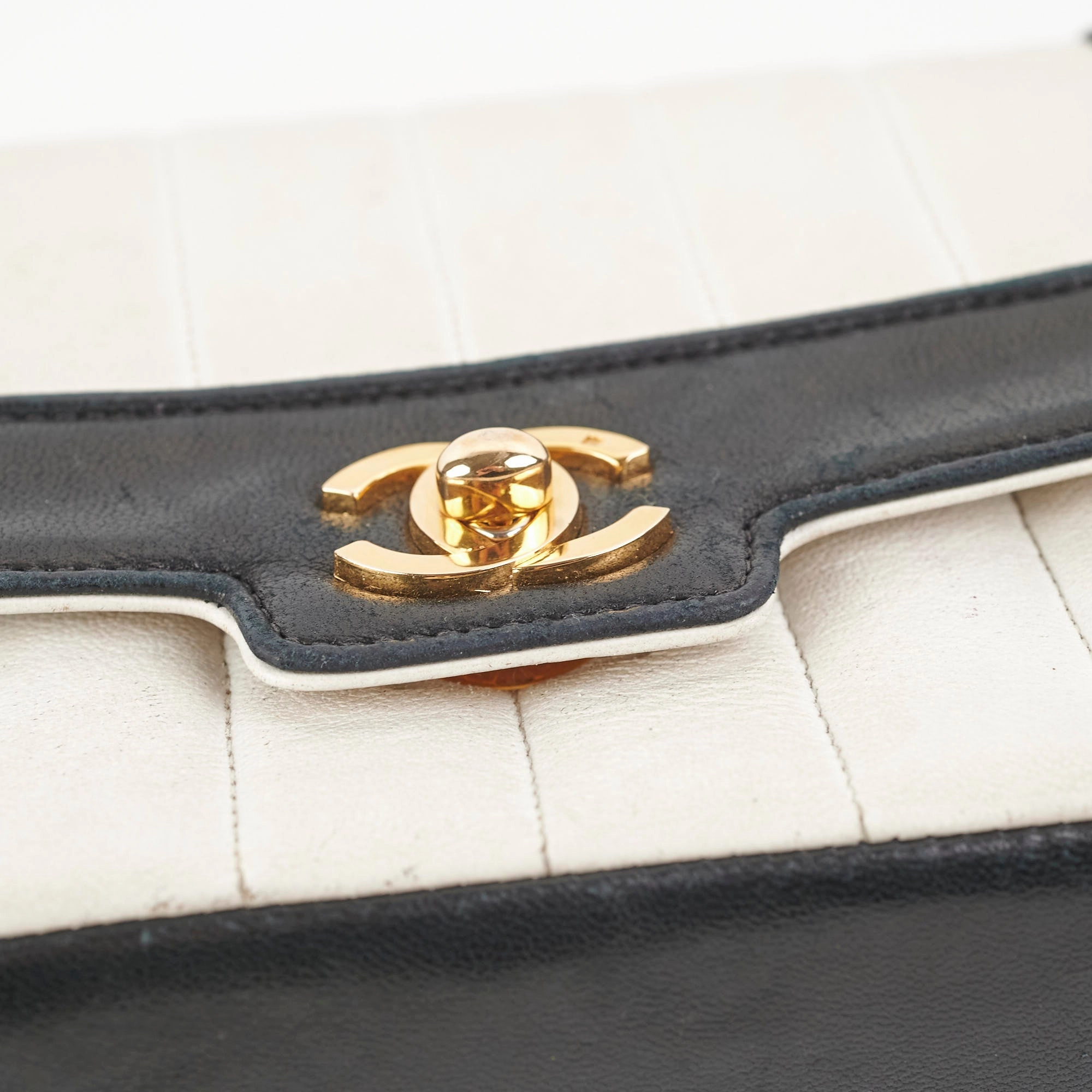 Chanel Seasonal Flap 23 Series Black/White