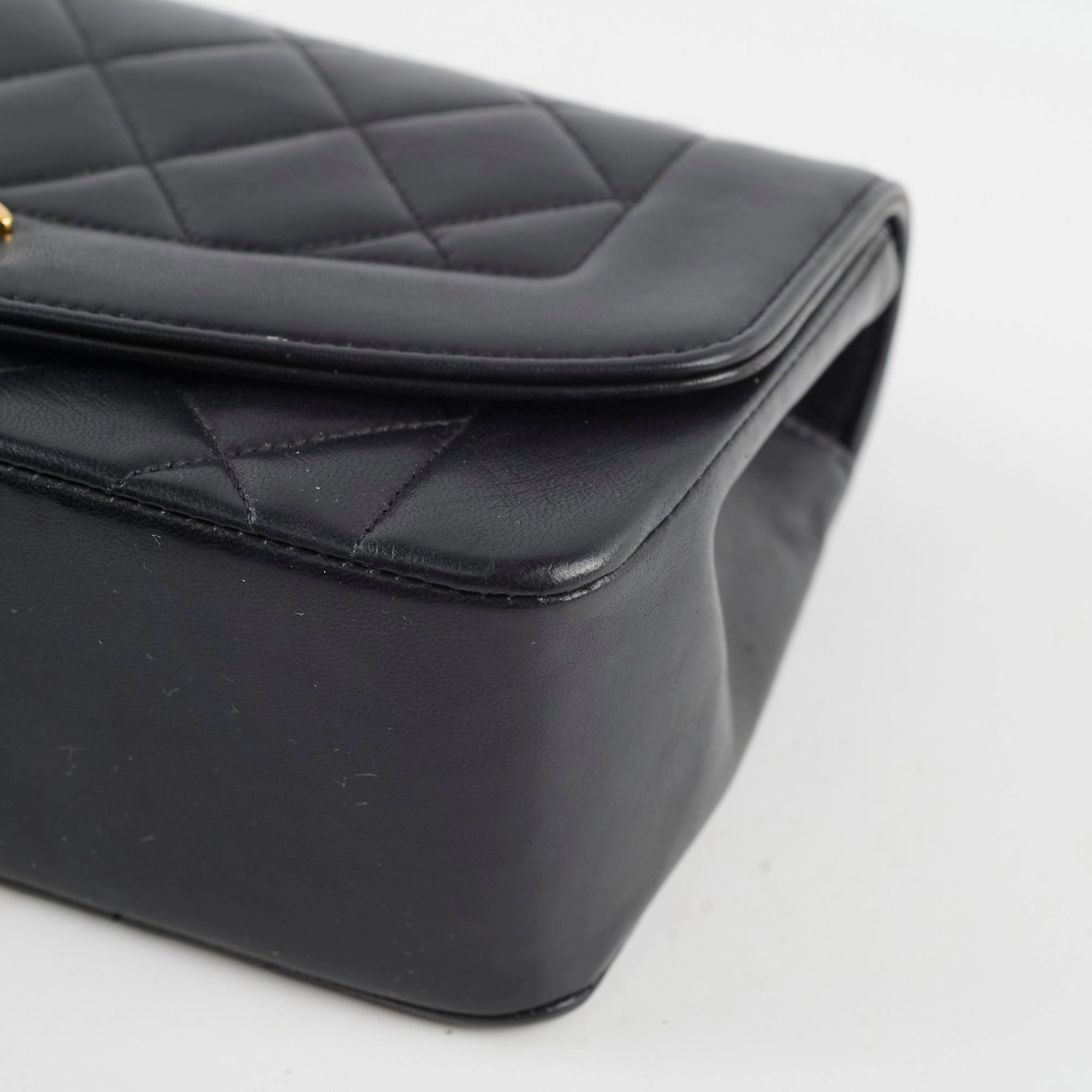 Chanel Small Vintage Diana Lambskin Black (4 Series)