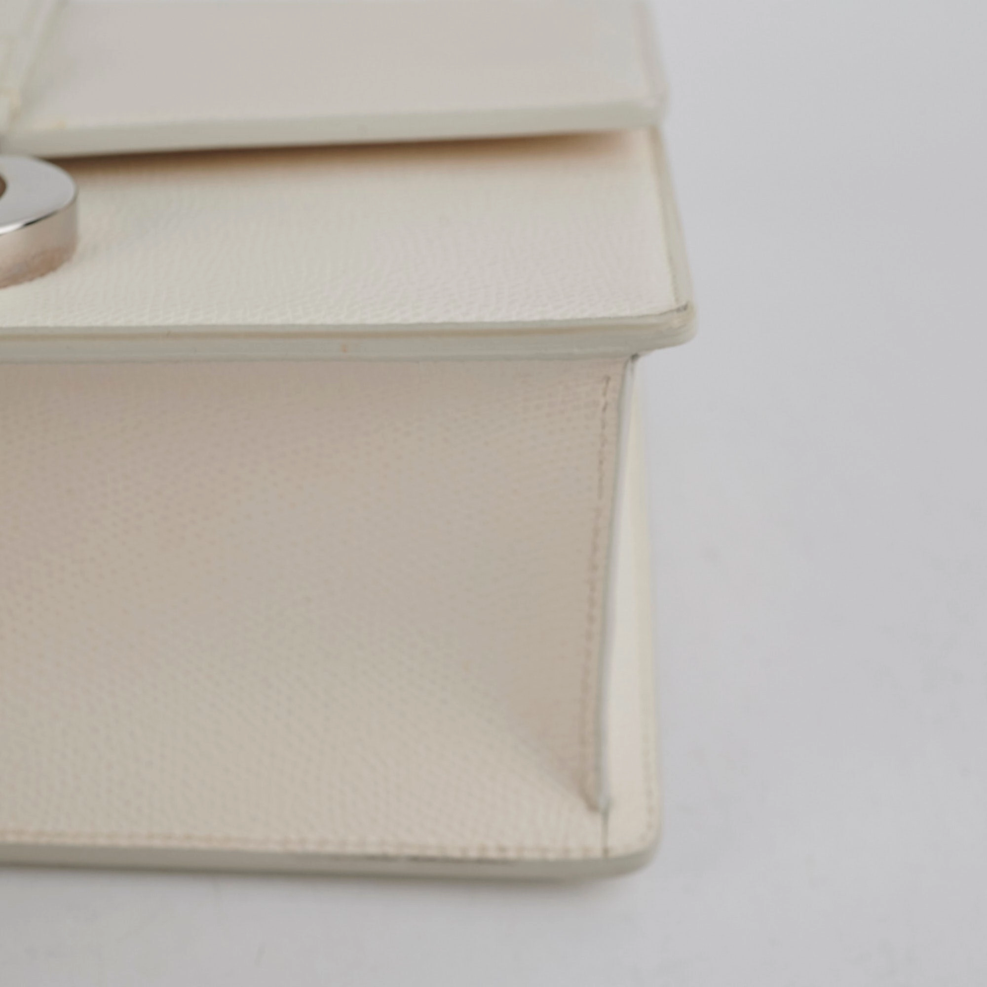 Christian Dior Montaigne 30 White