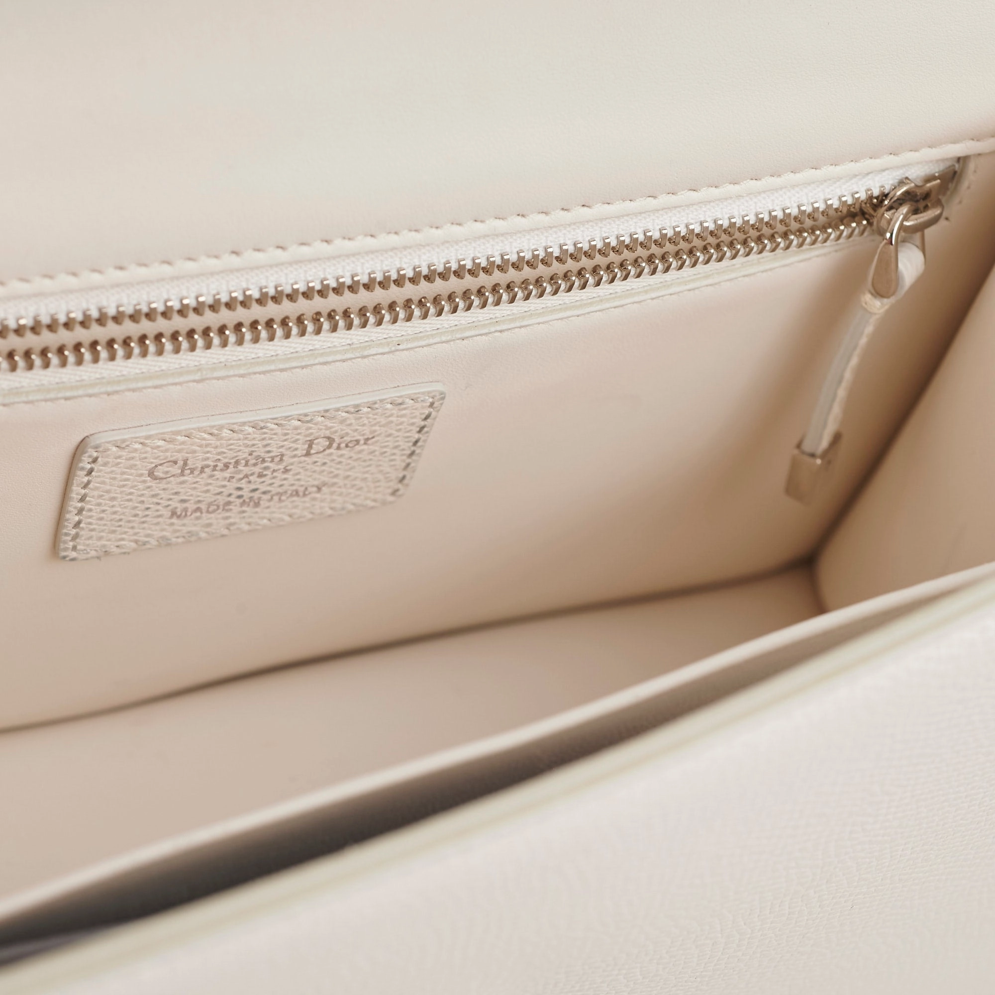 Christian Dior Montaigne 30 White