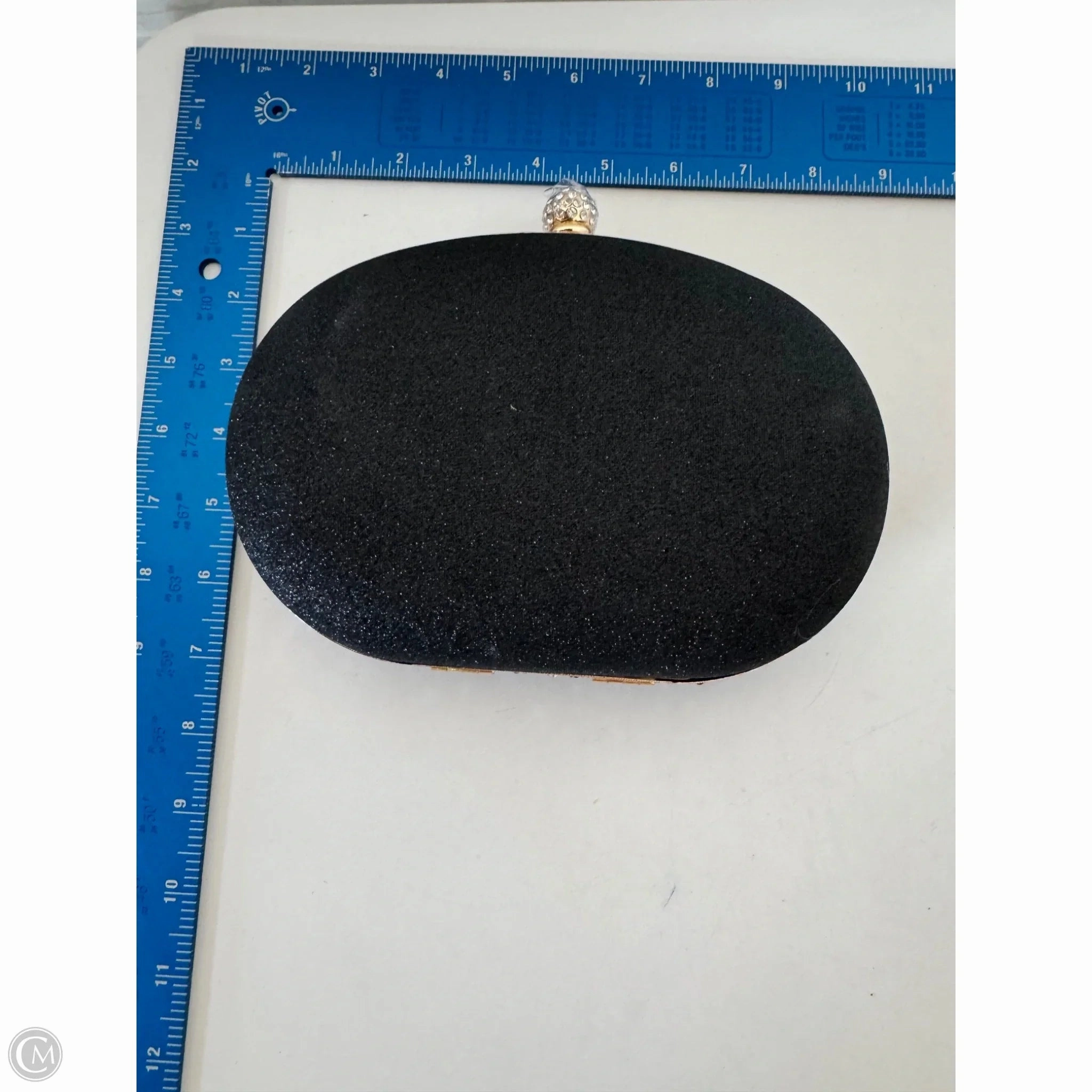 Clutch By Clothes Mentor, Size: Small