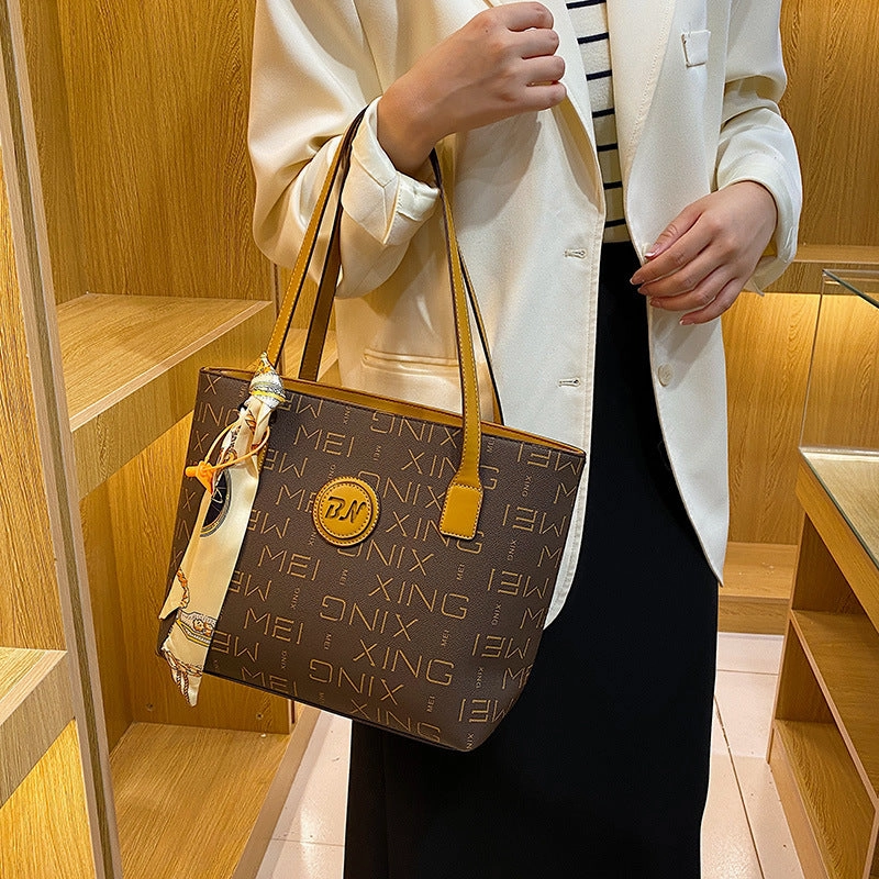 Elegant messenger bag