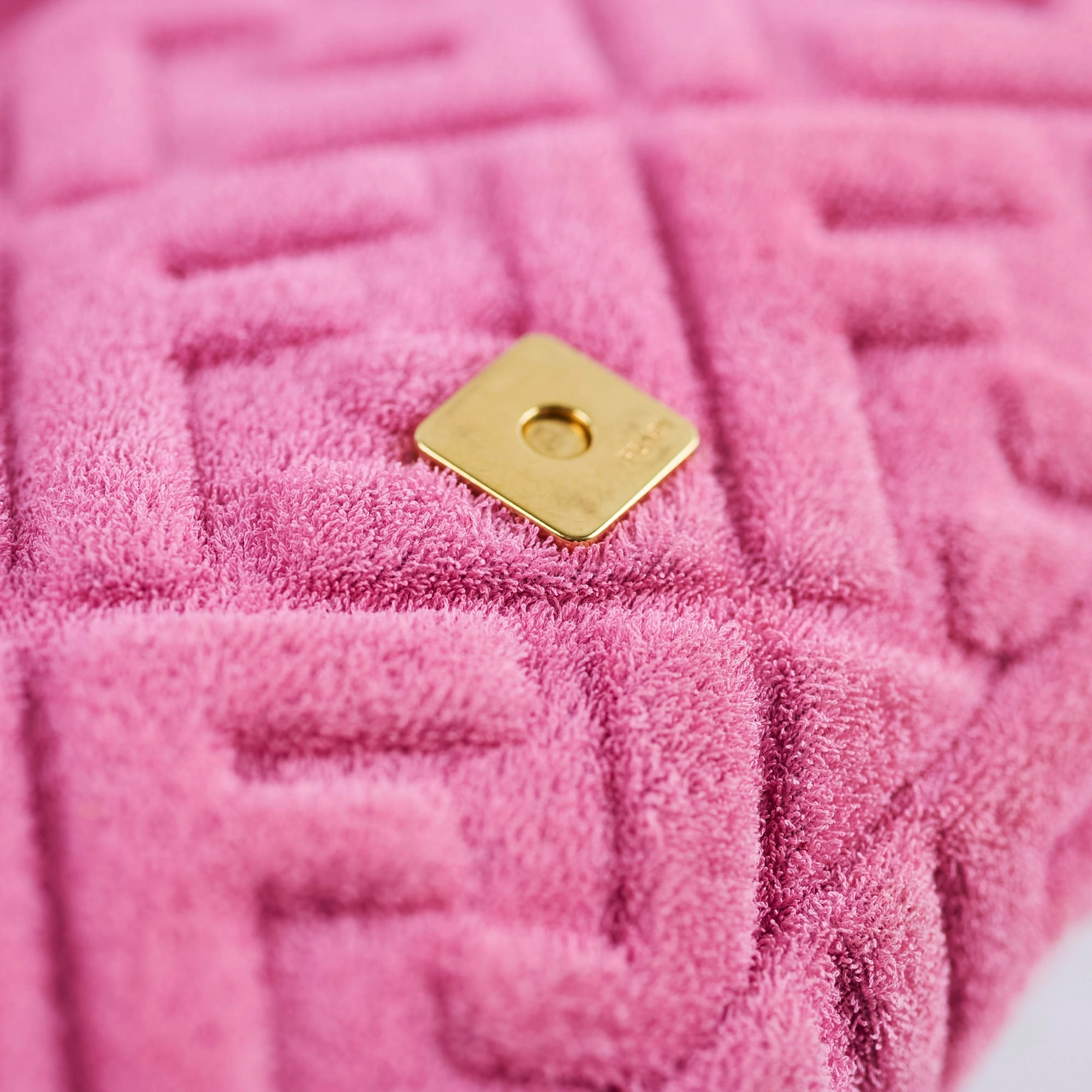Fendi FF Baguette Medium Pink