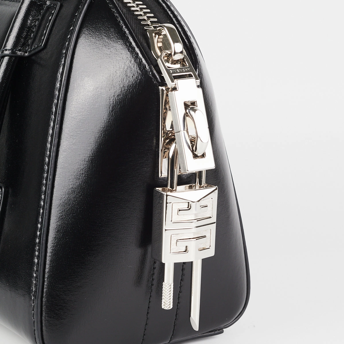 Givenchy Antigona Mini