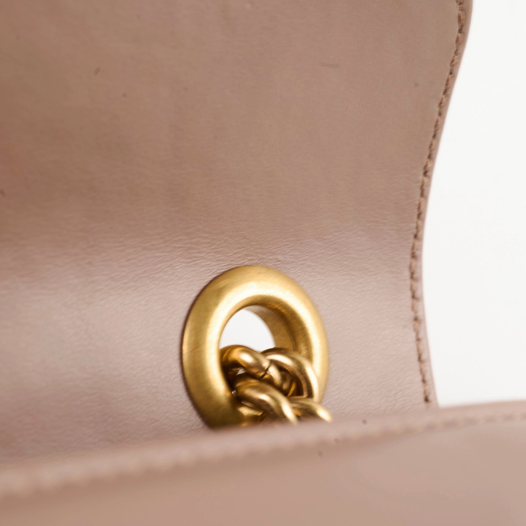 Gucci Marmont Medium Shoulder Bag Beige / Dusty Pink