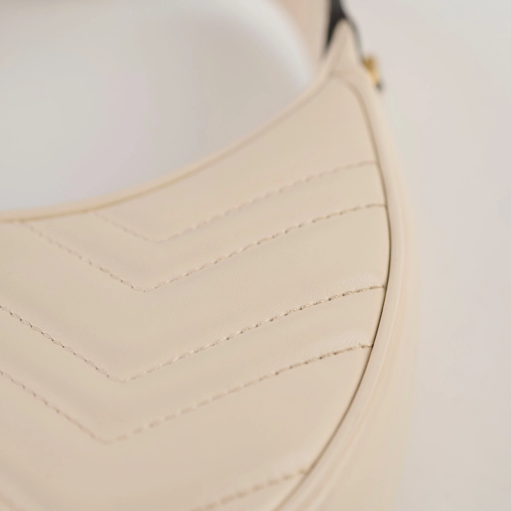 Gucci Small Marmont  Shoulder Bag Ivory