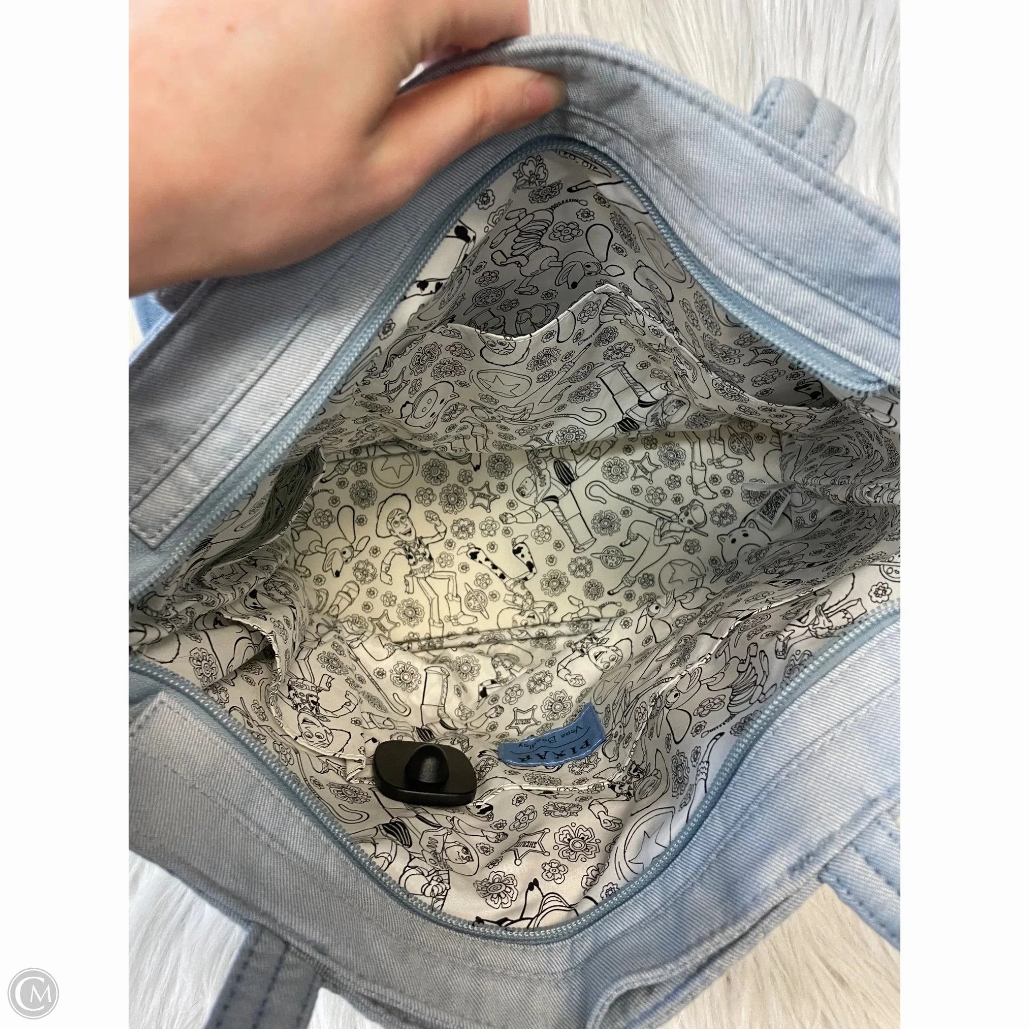 Handbag By Vera Bradley, Size: Medium