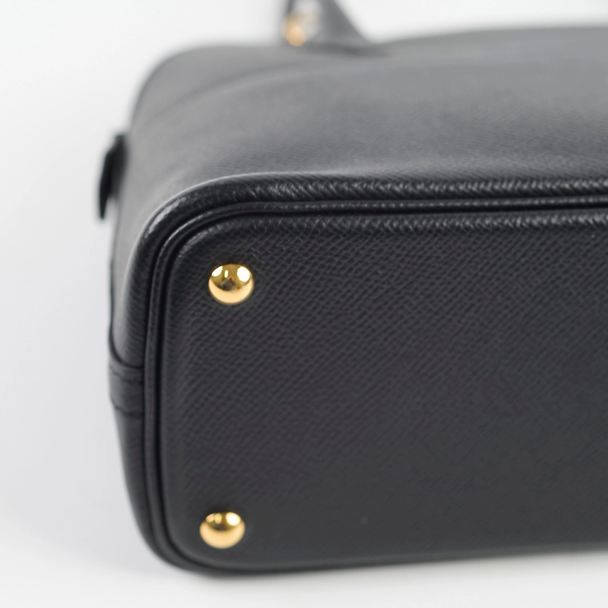 Hermes Bolide 27 Black Espom GHW