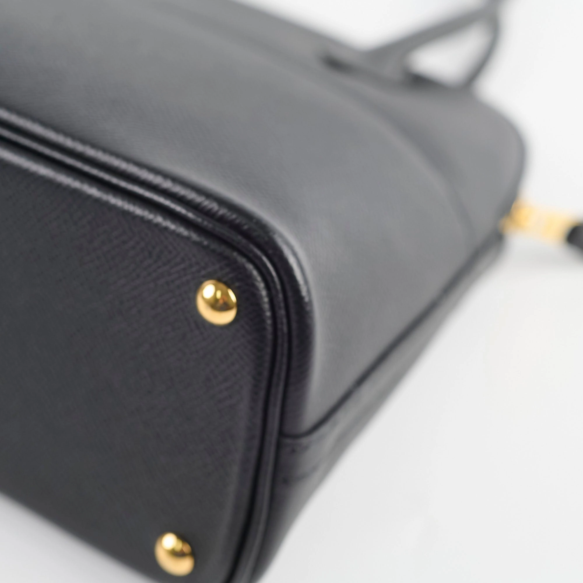 Hermes Bolide 27 Black Espom GHW