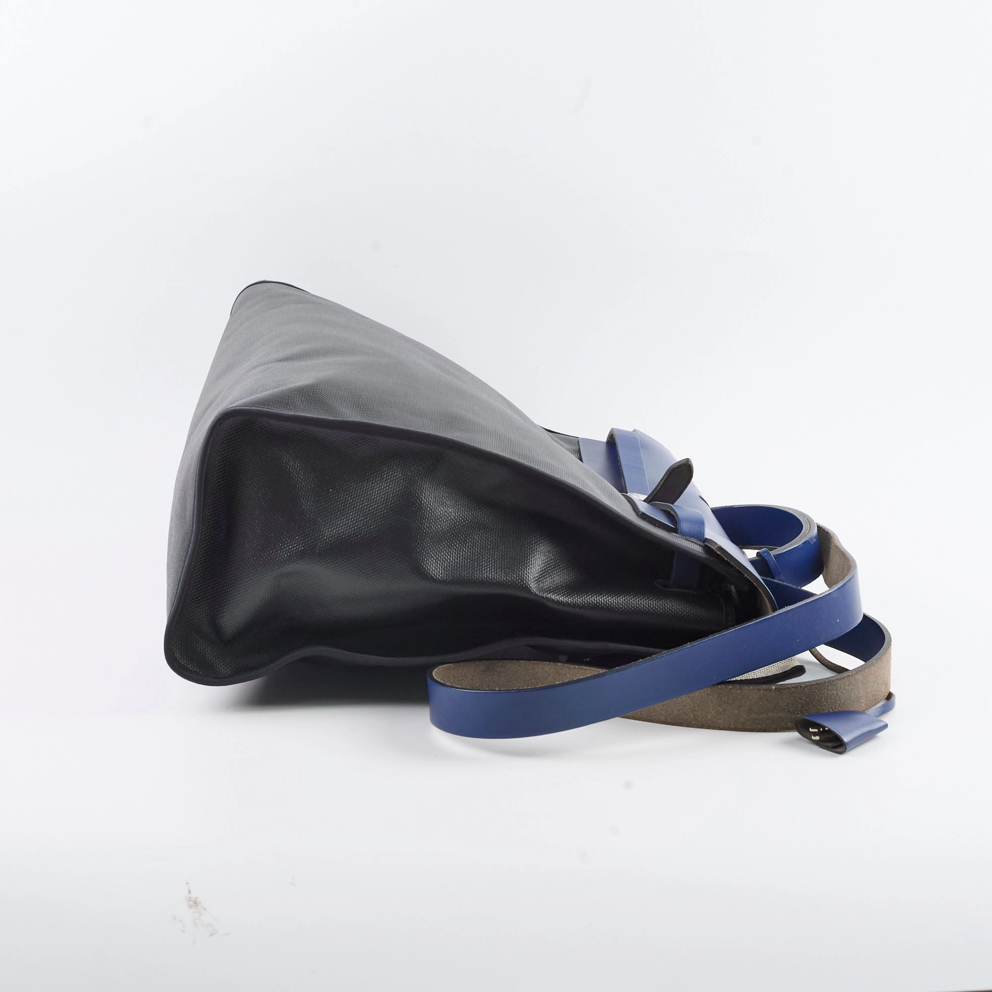 Hermes Herbag Zip 39 Bag Berline Canvas/Leather Black/Blue SHW